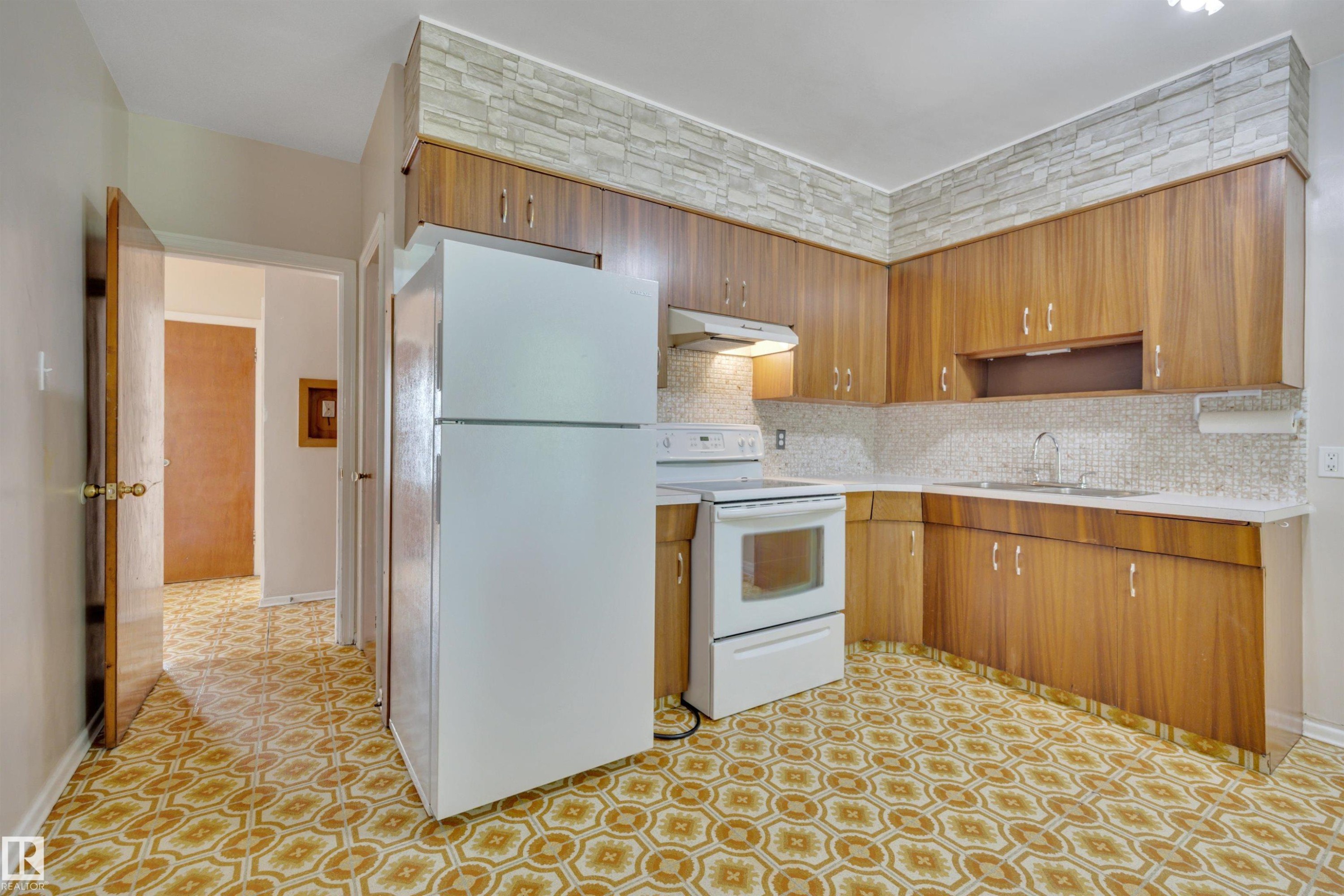 9307 92 Street, Edmonton, AB