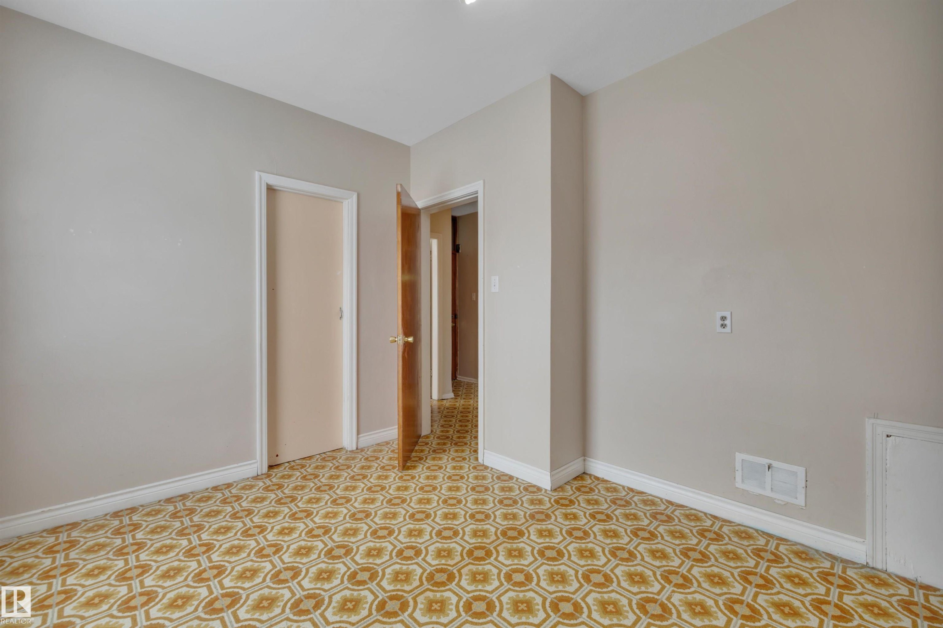 9307 92 Street, Edmonton, AB