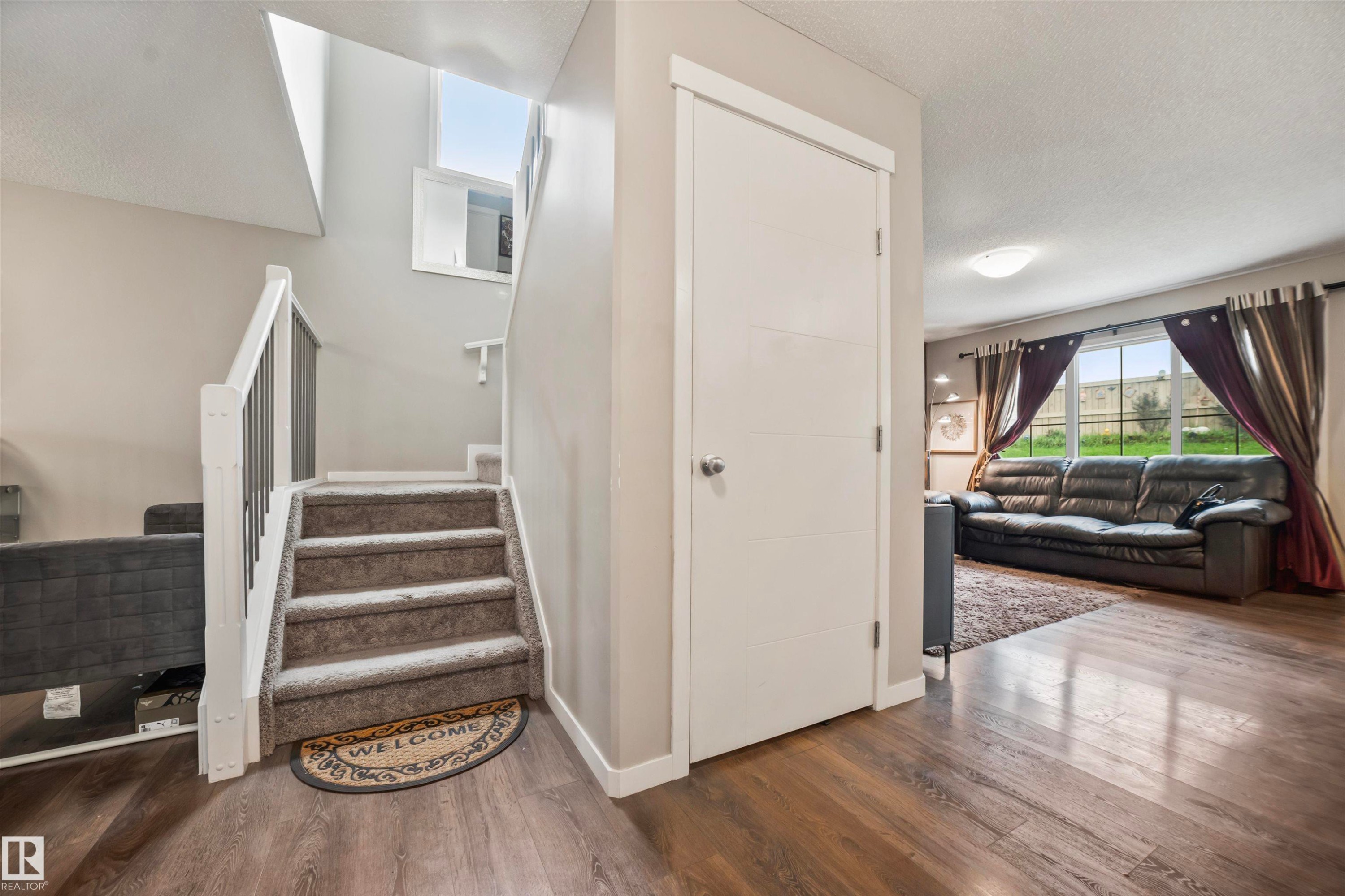 1971 51 Street Sw, Edmonton, AB - Indoor Photo Showing Other Room