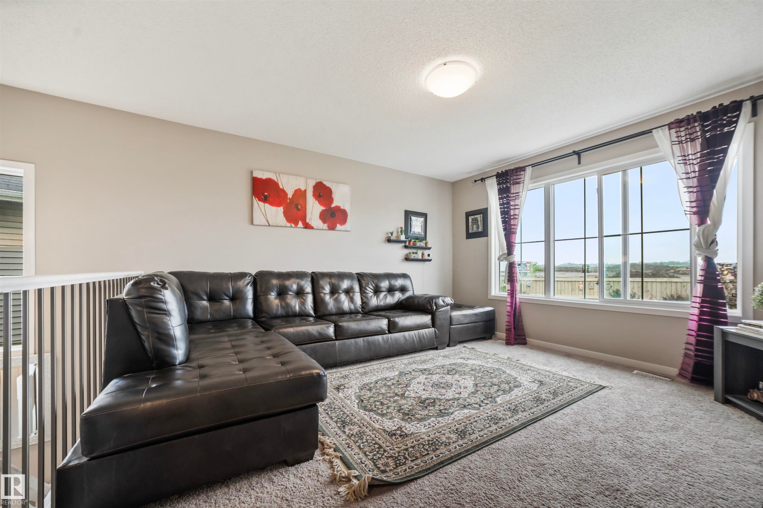 1971 51 Street Sw, Edmonton, AB - Indoor Photo Showing Living Room
