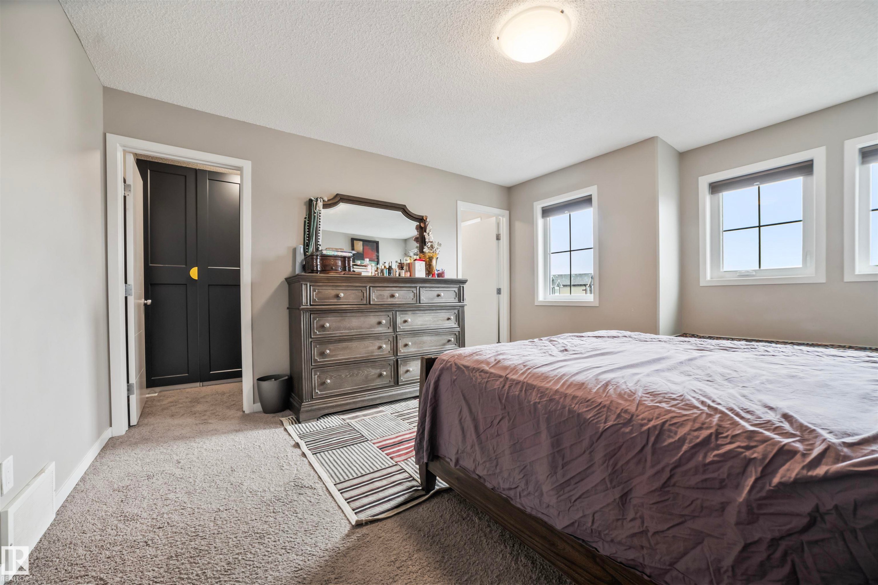 1971 51 Street Sw, Edmonton, AB - Indoor Photo Showing Bedroom