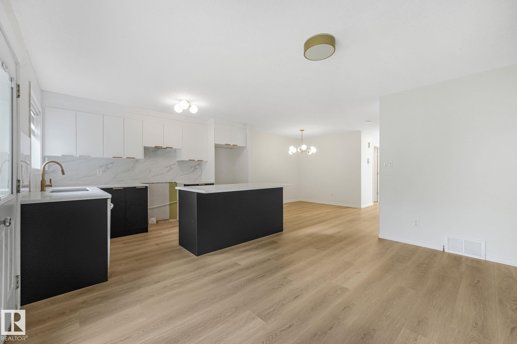 10216 150 Street Nw, Edmonton, AB - Indoor Photo Showing Kitchen With Upgraded Kitchen