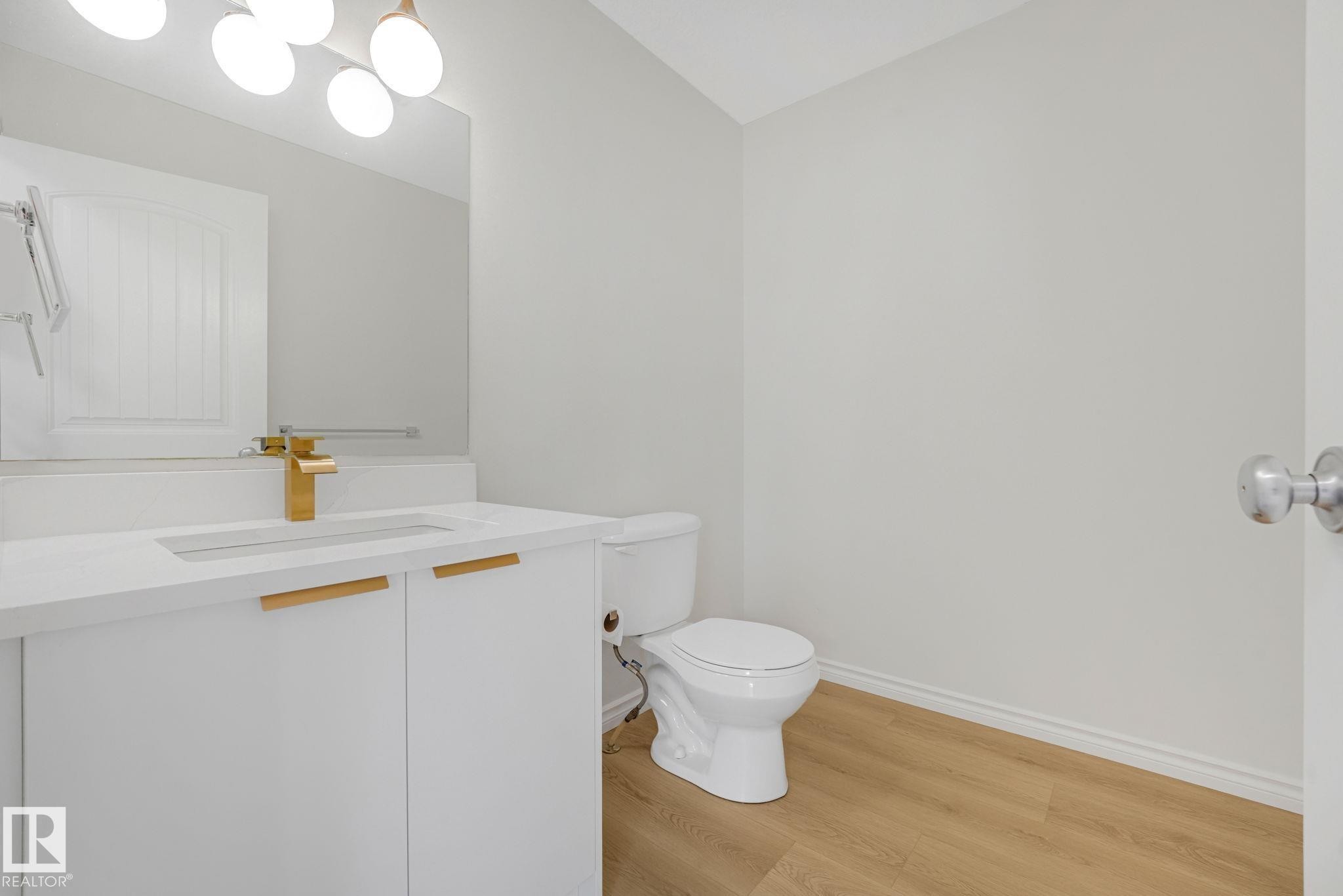 10216 150 Street Nw, Edmonton, AB - Indoor Photo Showing Bathroom