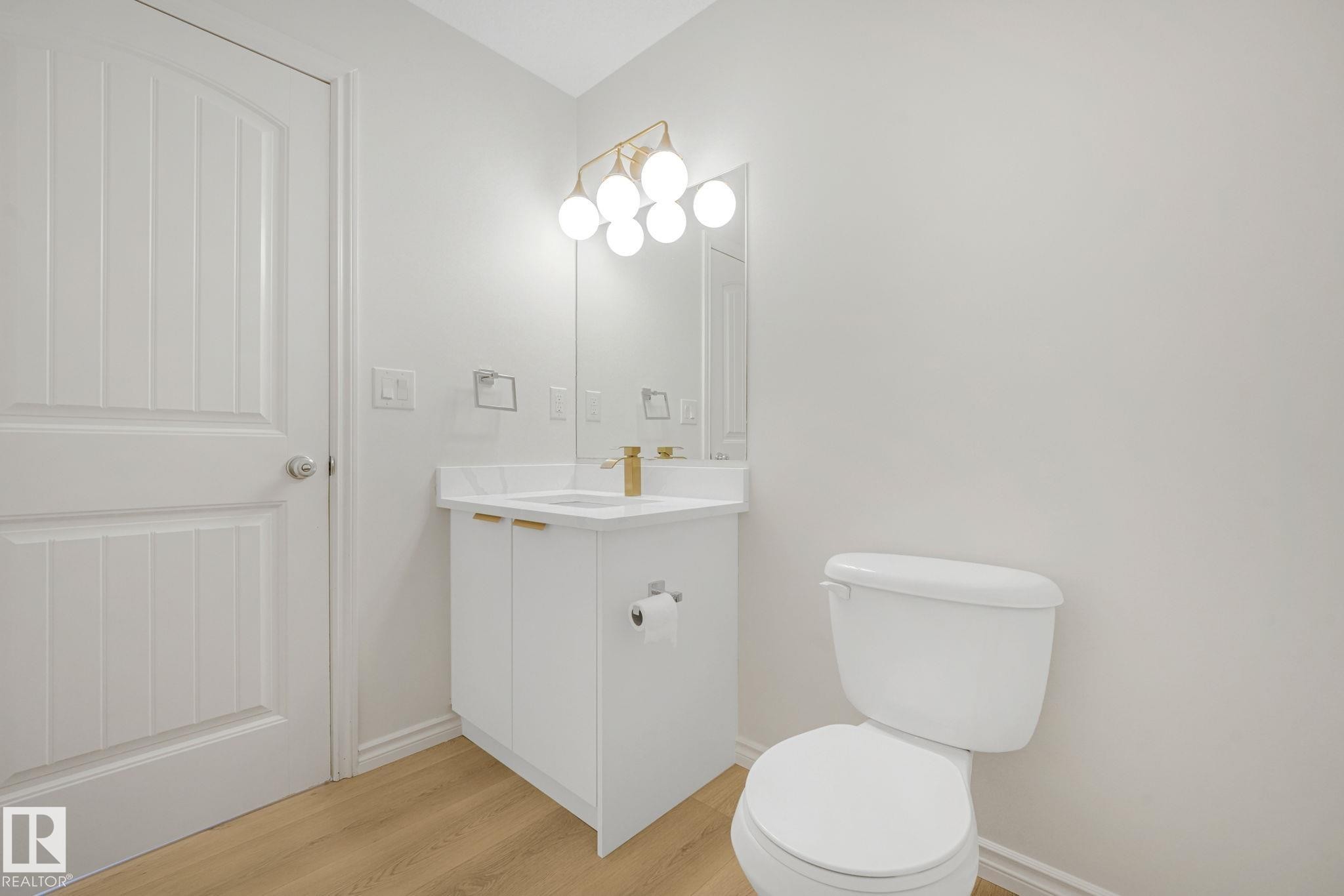 10216 150 Street Nw, Edmonton, AB - Indoor Photo Showing Bathroom