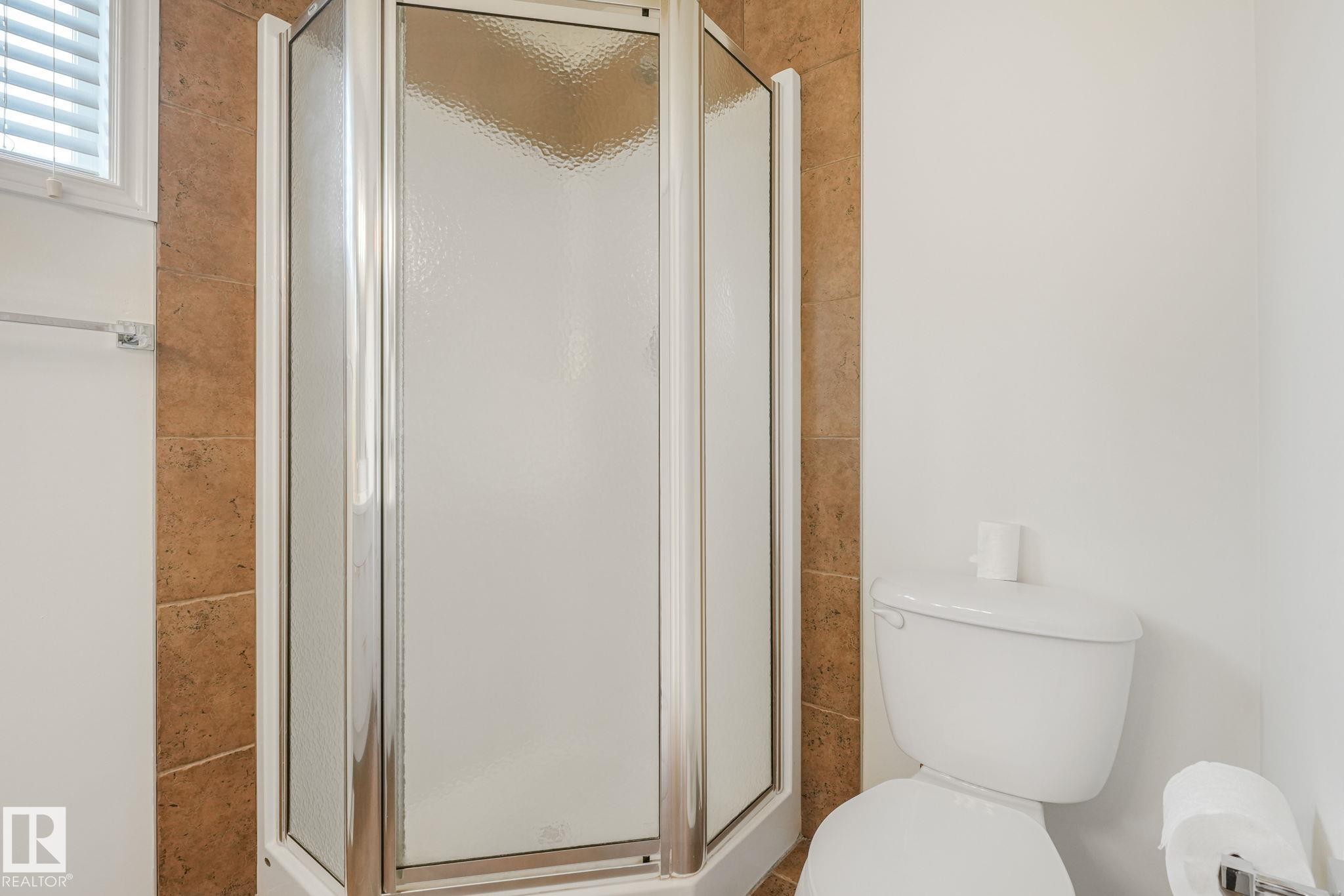 10216 150 Street Nw, Edmonton, AB - Indoor Photo Showing Bathroom
