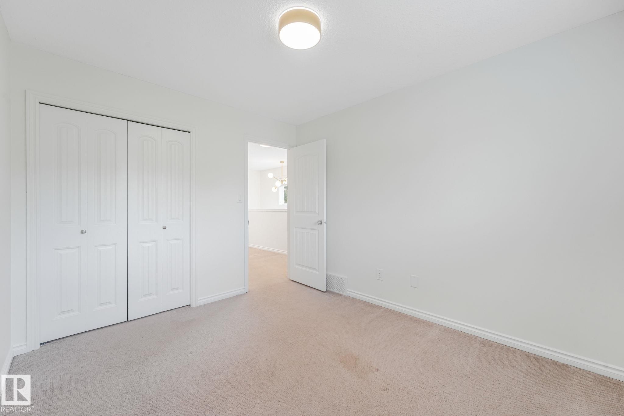 10216 150 Street Nw, Edmonton, AB - Indoor Photo Showing Other Room