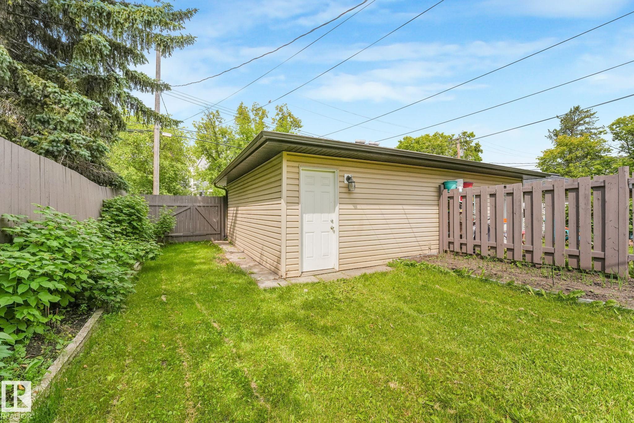 10216 150 Street Nw, Edmonton, AB - Outdoor