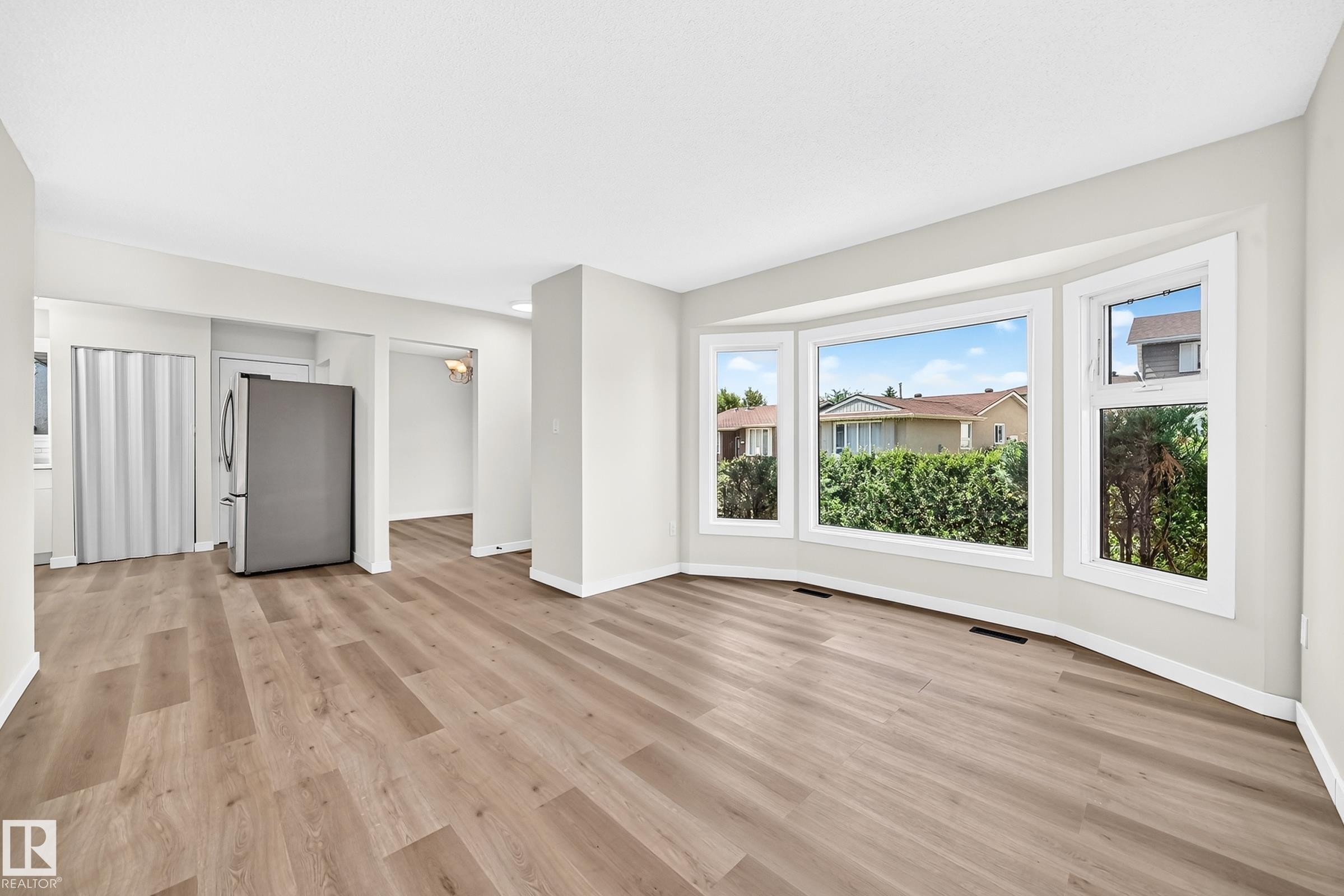 13835 114 Street Nw, Edmonton, AB - Indoor