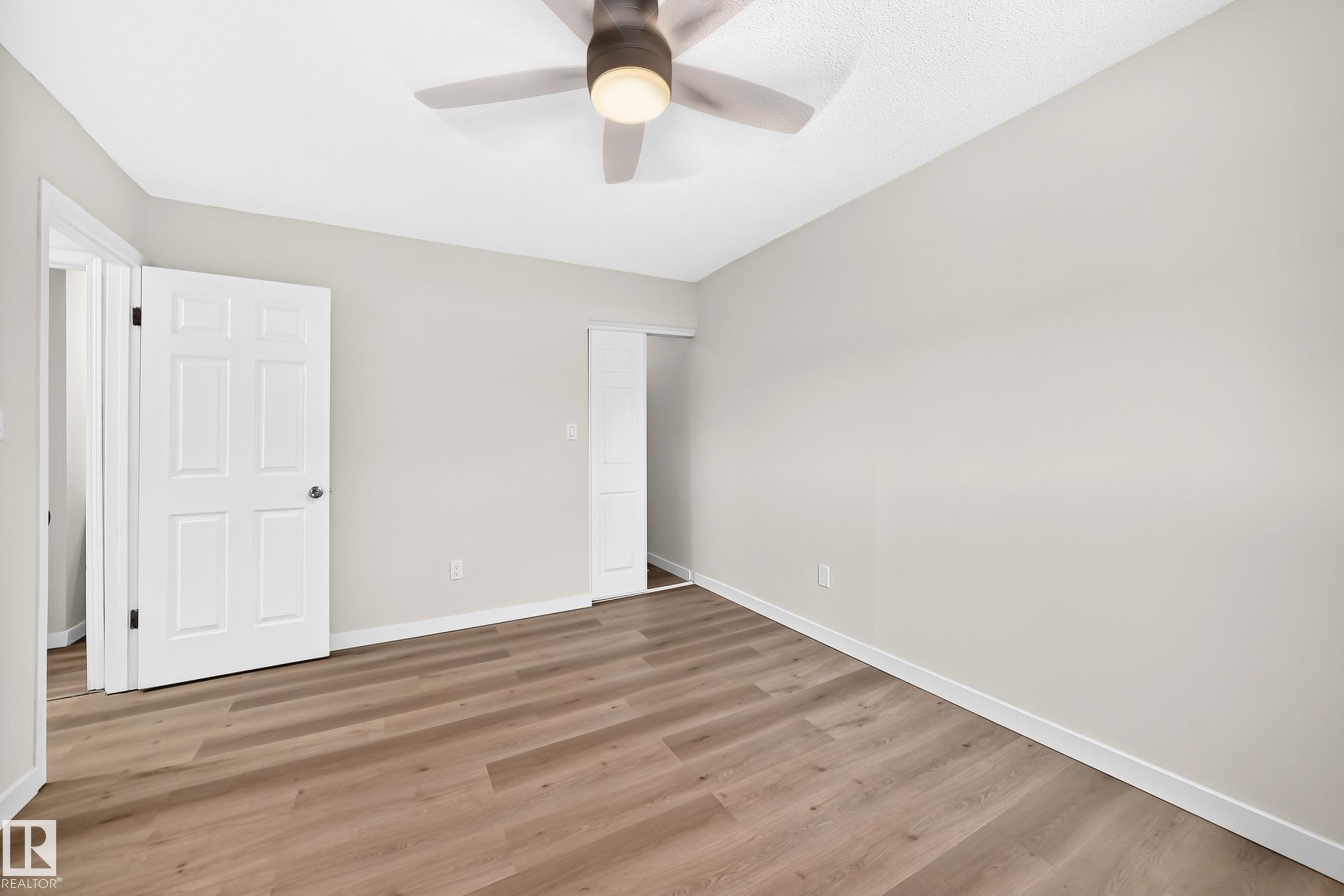 13835 114 Street Nw, Edmonton, AB - Indoor Photo Showing Other Room