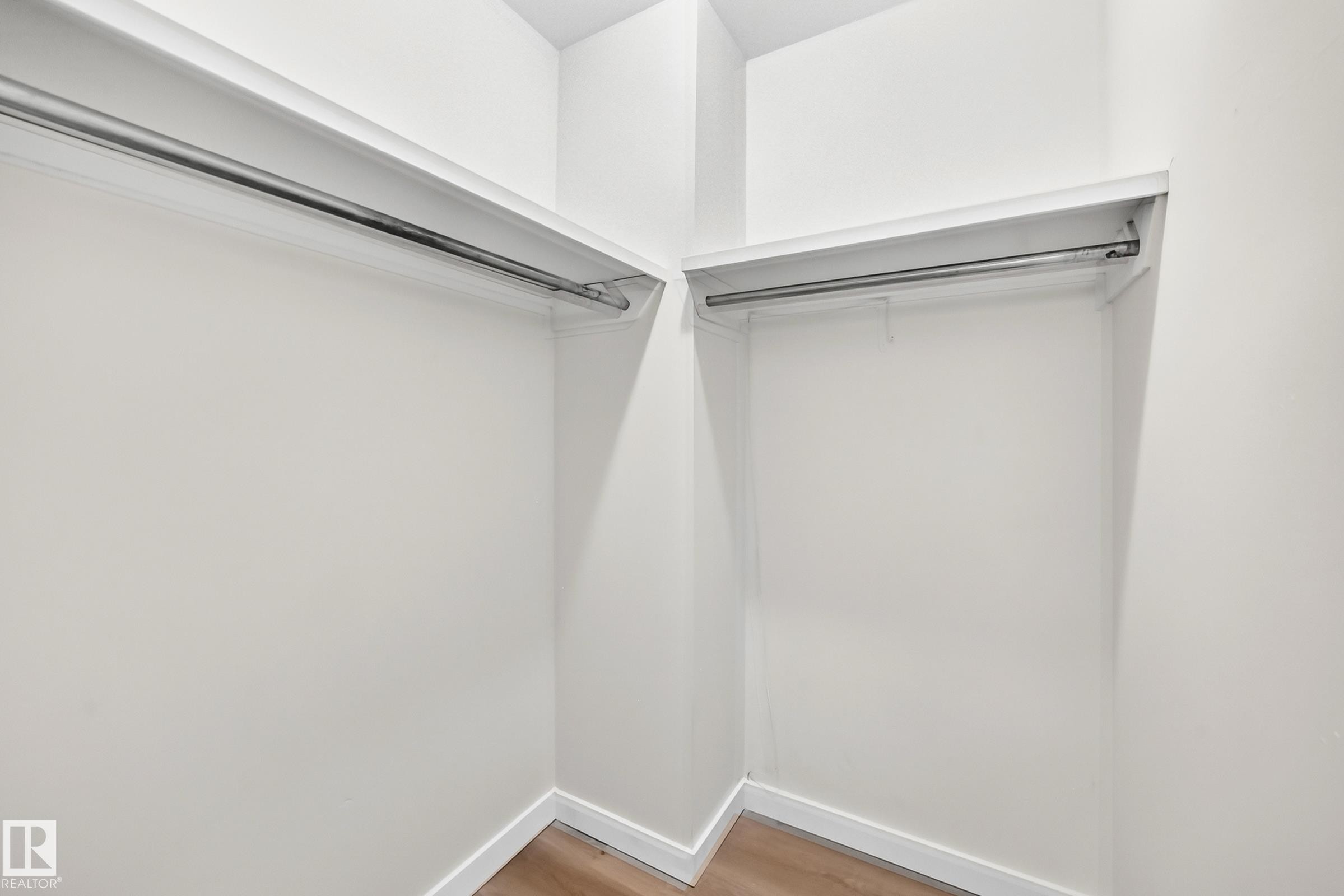 13835 114 Street Nw, Edmonton, AB - Indoor
