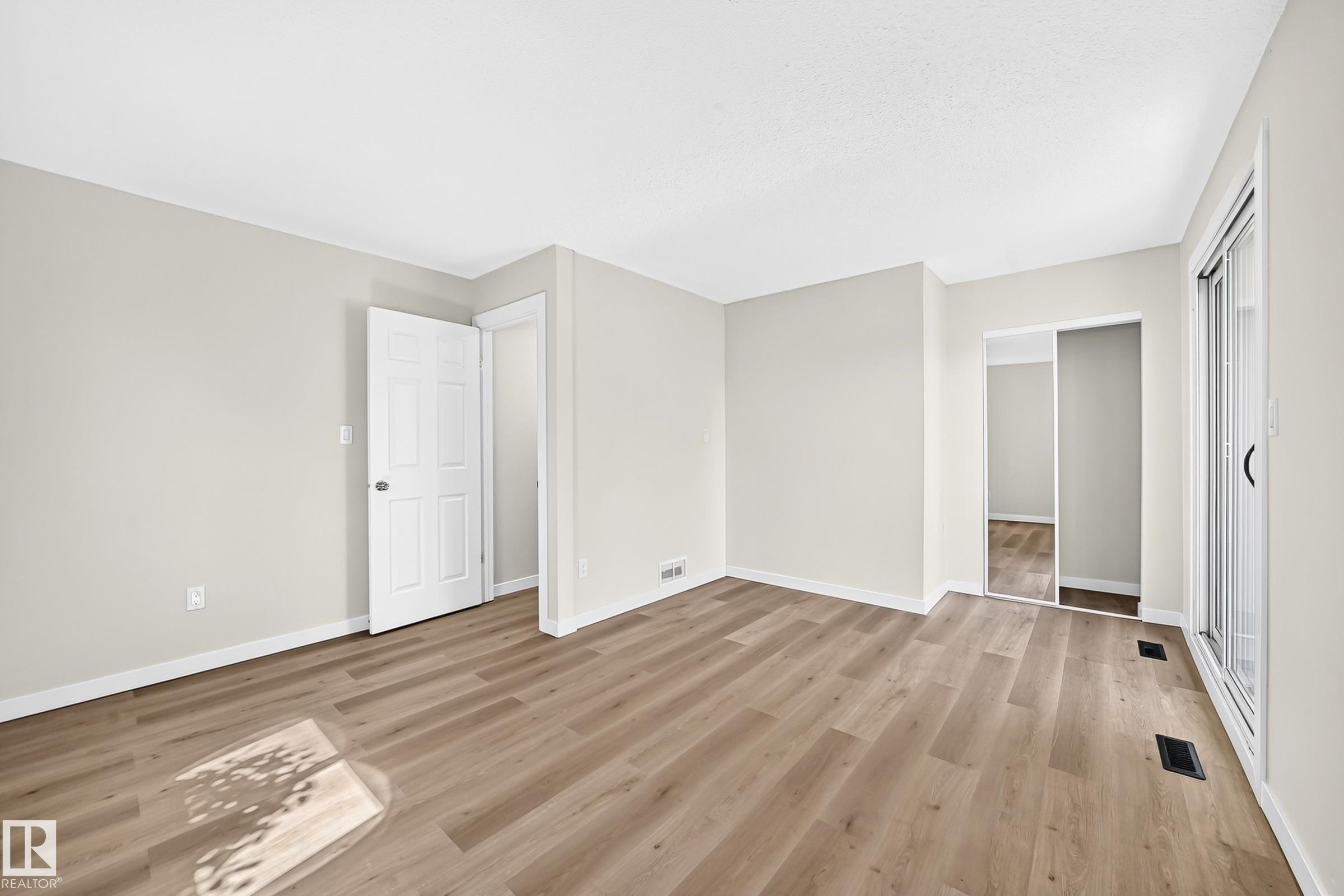 13835 114 Street Nw, Edmonton, AB - Indoor Photo Showing Other Room