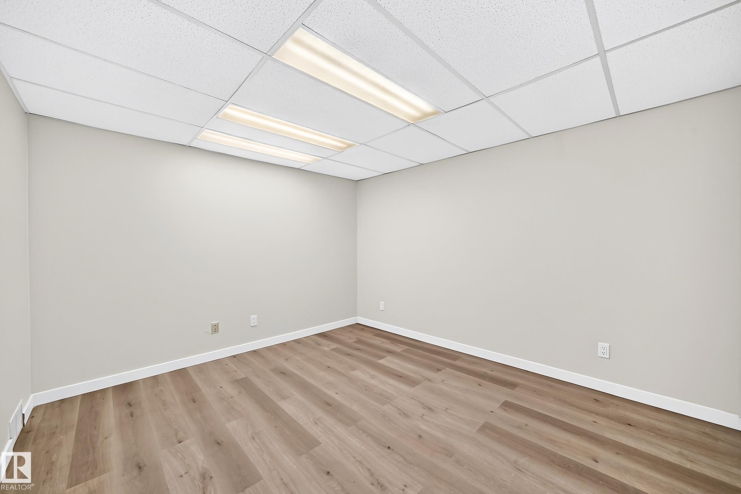 13835 114 Street Nw, Edmonton, AB - Indoor Photo Showing Other Room