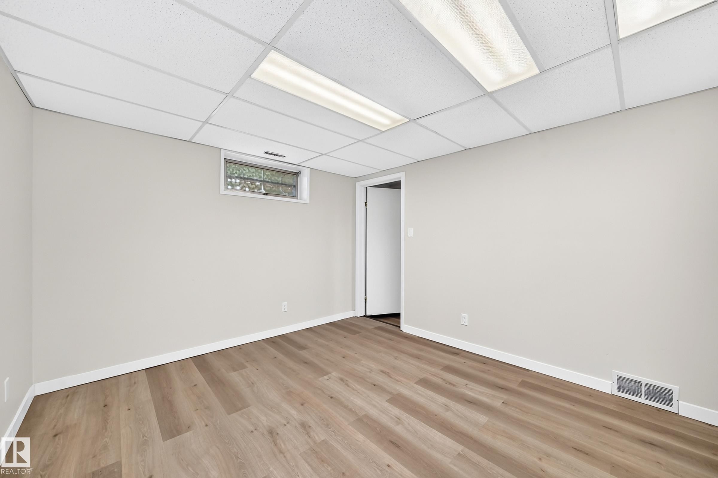 13835 114 Street Nw, Edmonton, AB - Indoor Photo Showing Other Room