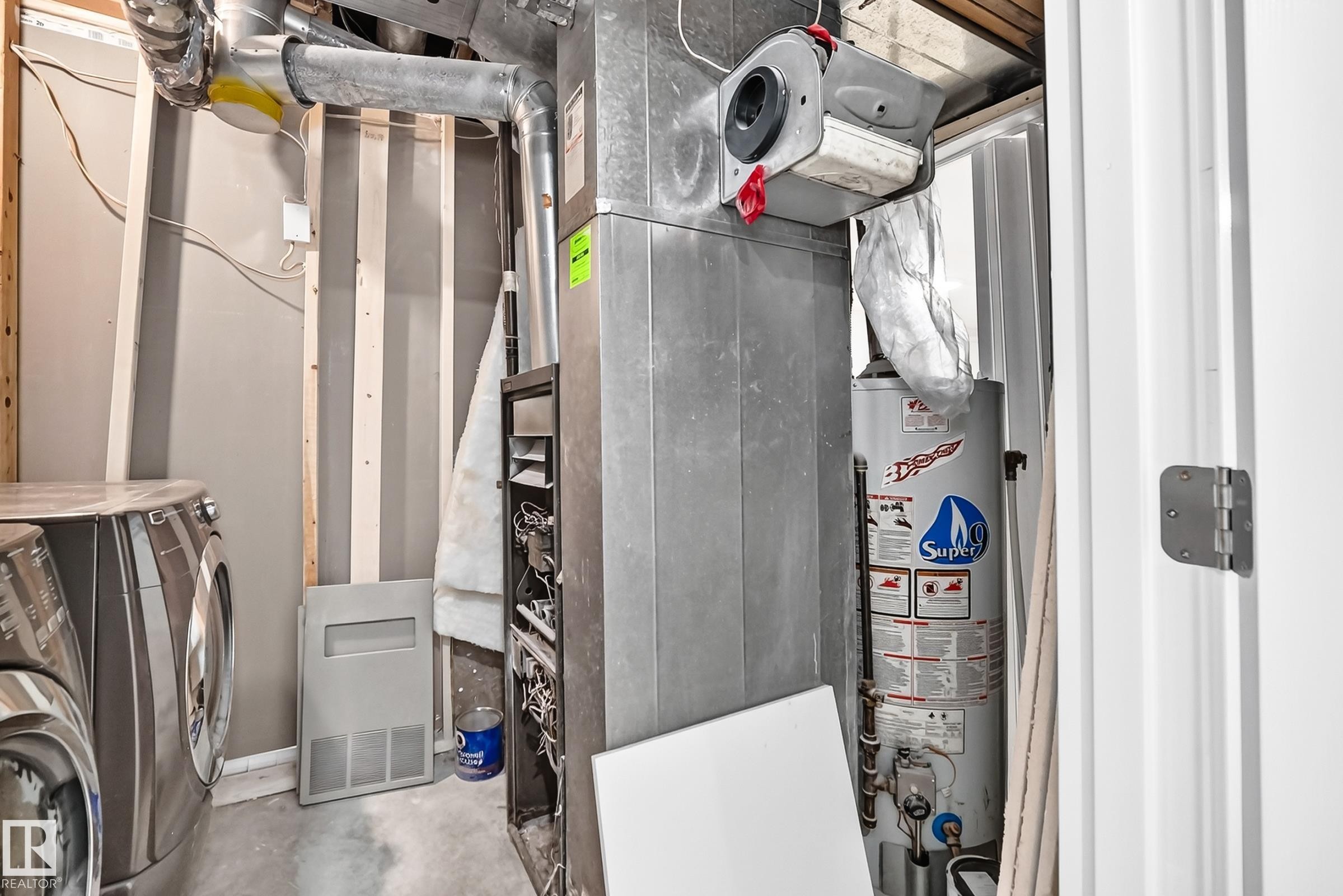 13835 114 Street Nw, Edmonton, AB - Indoor Photo Showing Laundry Room