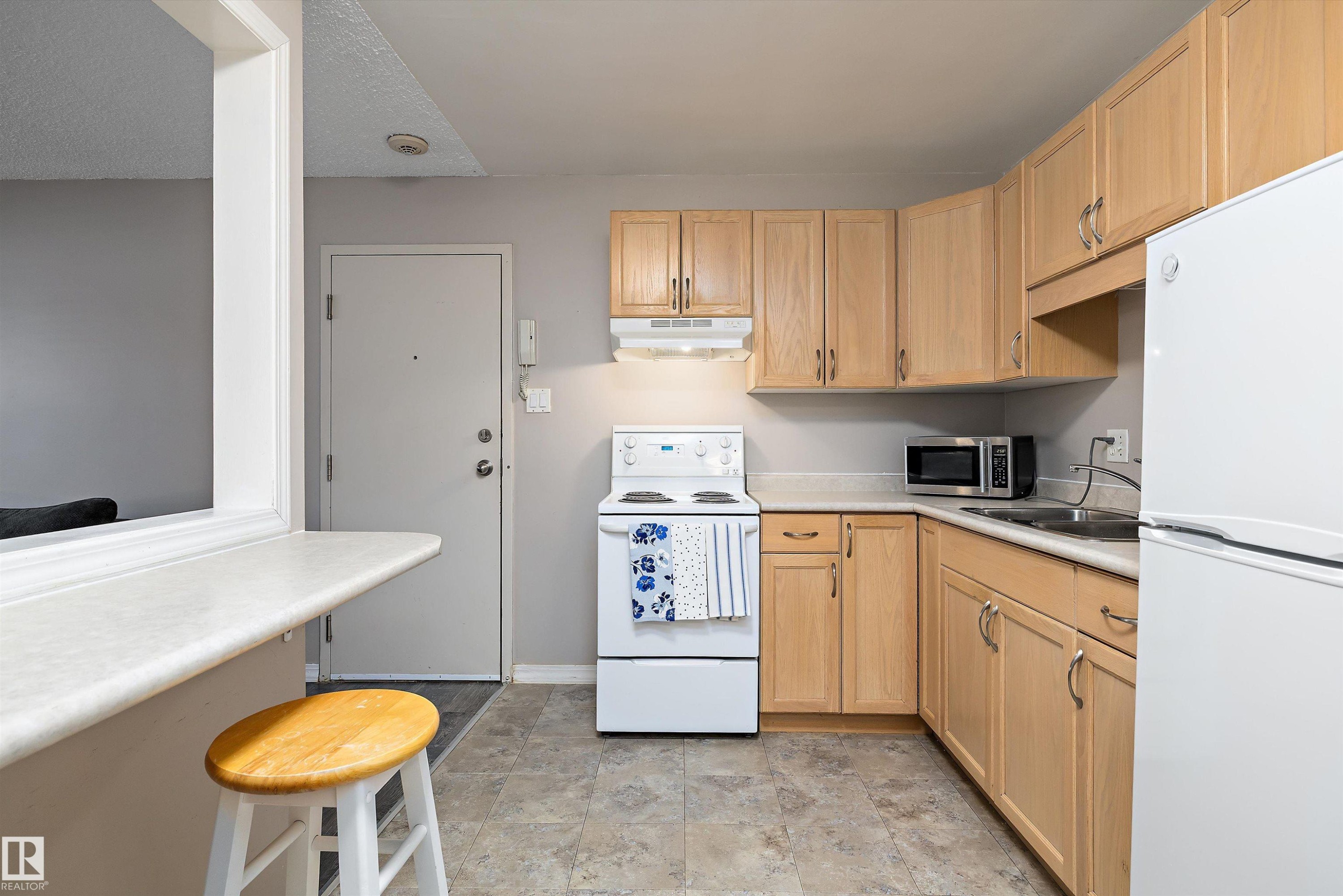 4 8803 101 Street, Edmonton, AB