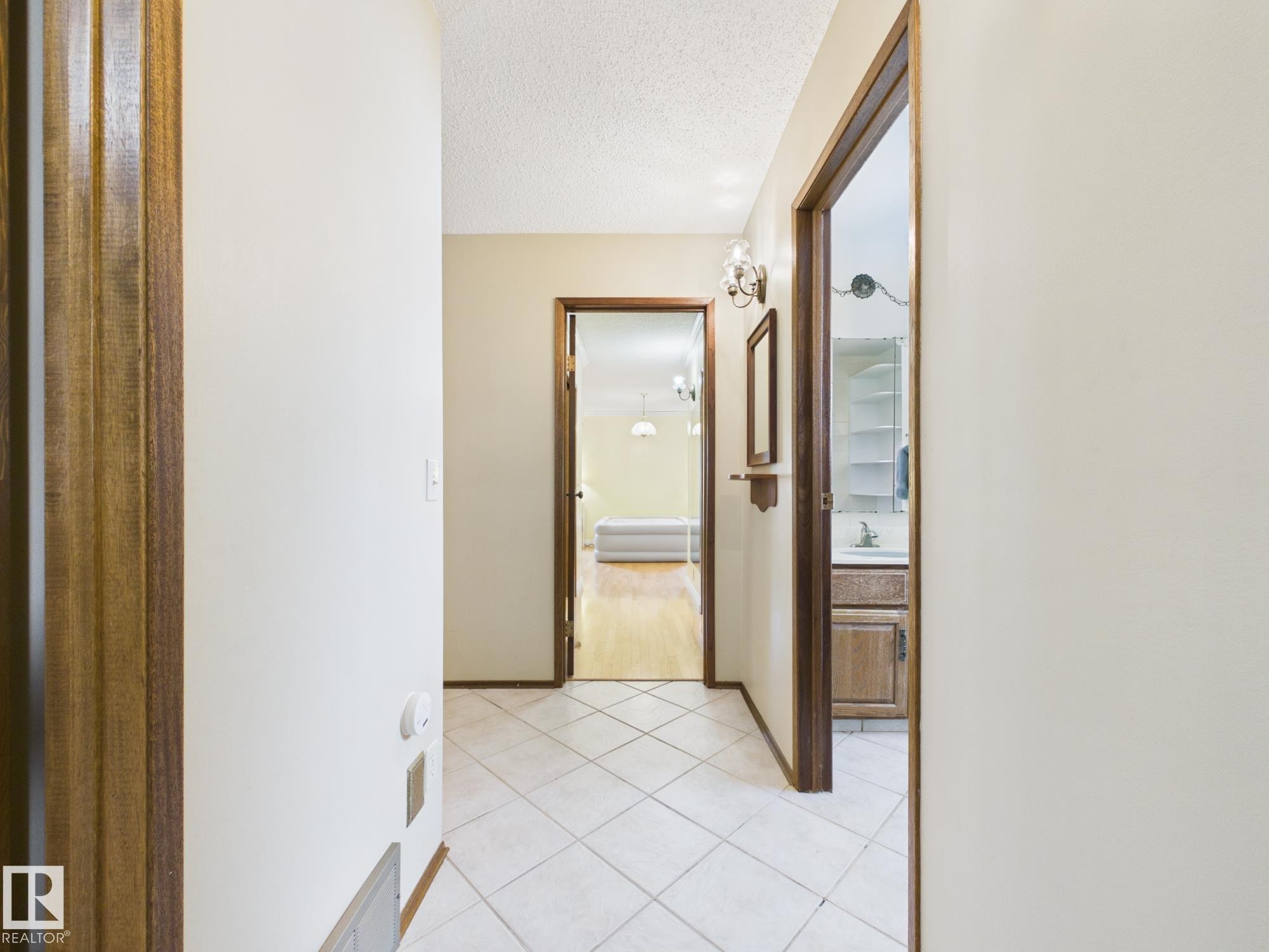 18634 99A Avenue, Edmonton, AB