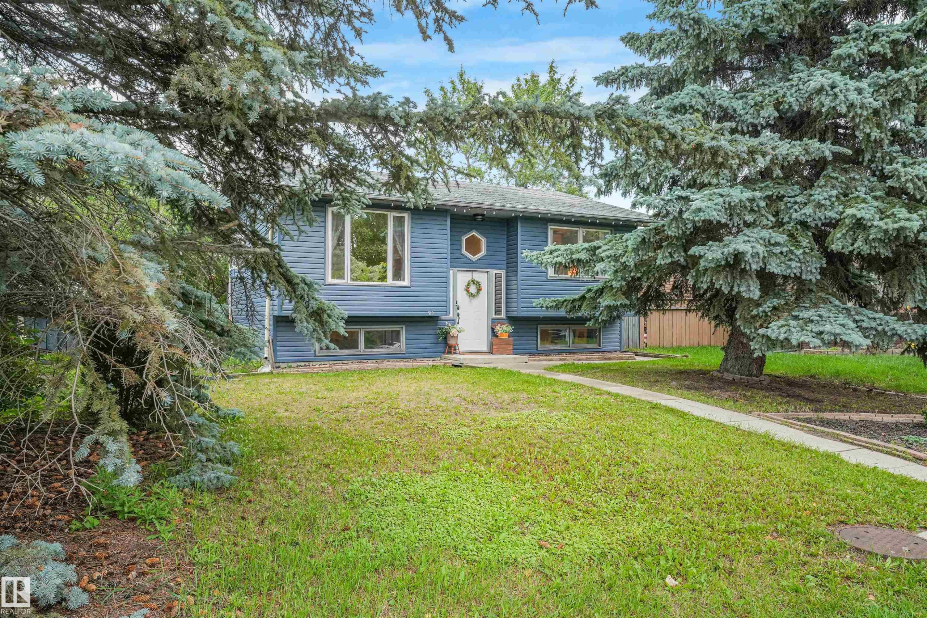 30 Greystone Close, Spruce Grove, AB - Outdoor