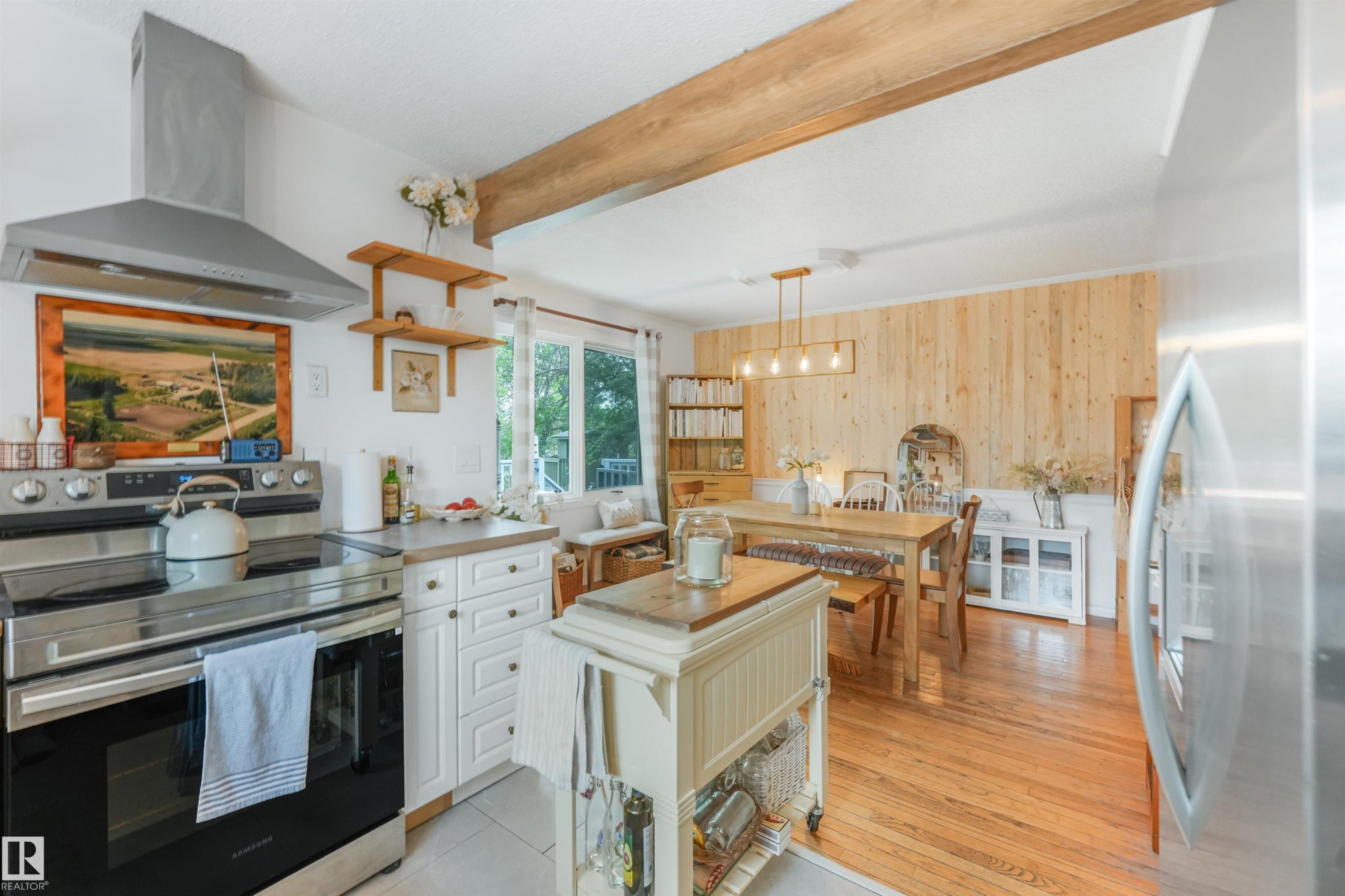 30 Greystone Close, Spruce Grove, AB - Indoor Photo Showing Kitchen