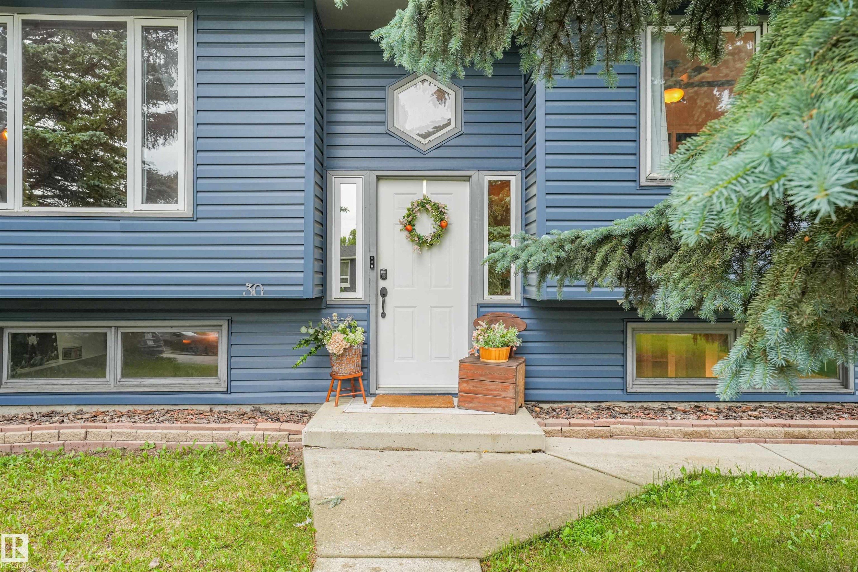 30 Greystone Close, Spruce Grove, AB - Outdoor