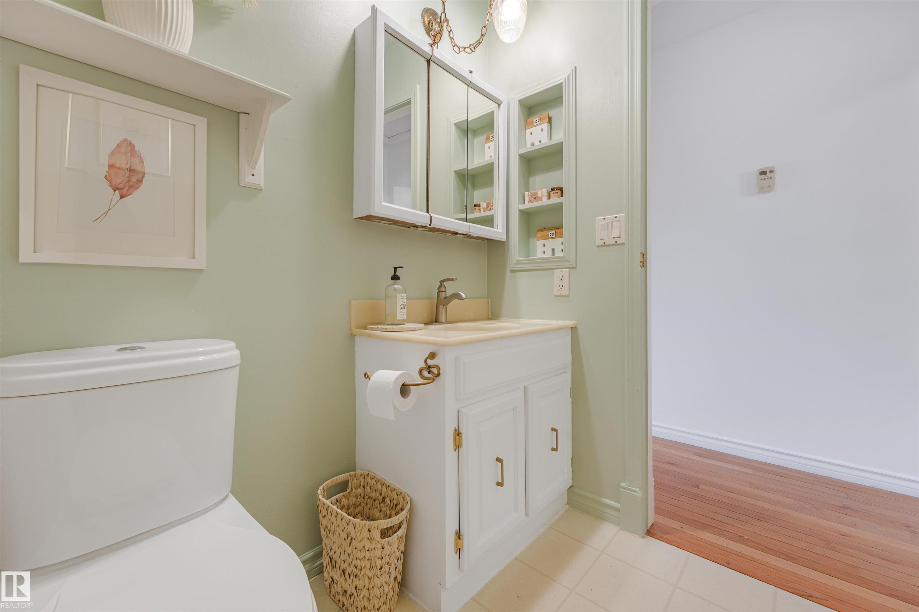 30 Greystone Close, Spruce Grove, AB - Indoor Photo Showing Bathroom