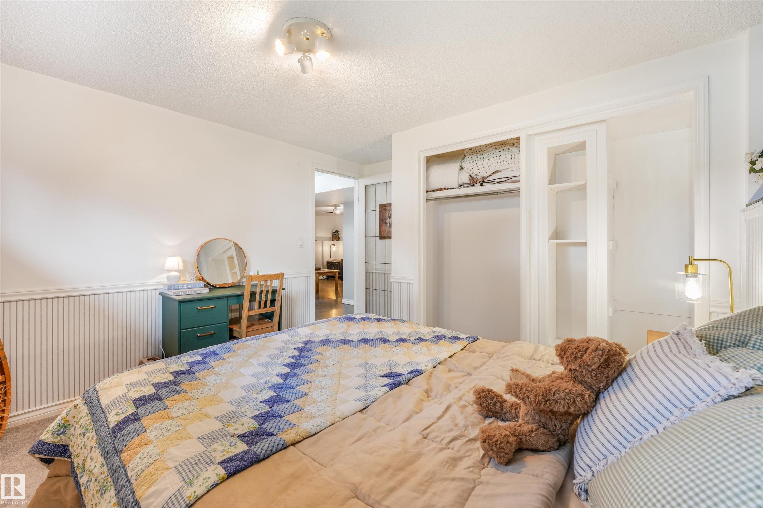30 Greystone Close, Spruce Grove, AB - Indoor Photo Showing Bedroom