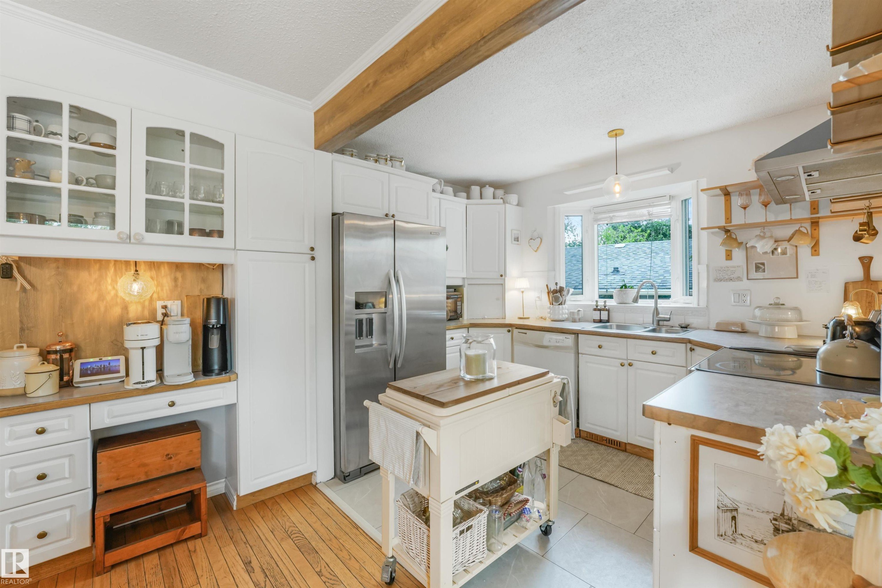 30 Greystone Close, Spruce Grove, AB - Indoor Photo Showing Kitchen