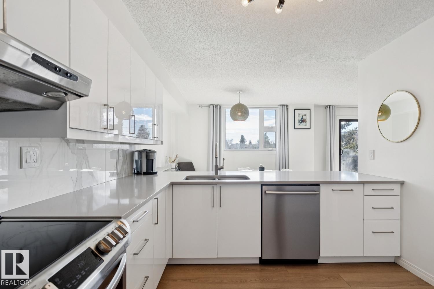 401 10545 Saskatchewan Drive, Edmonton, AB - Indoor Photo Showing Kitchen With Double Sink With Upgraded Kitchen