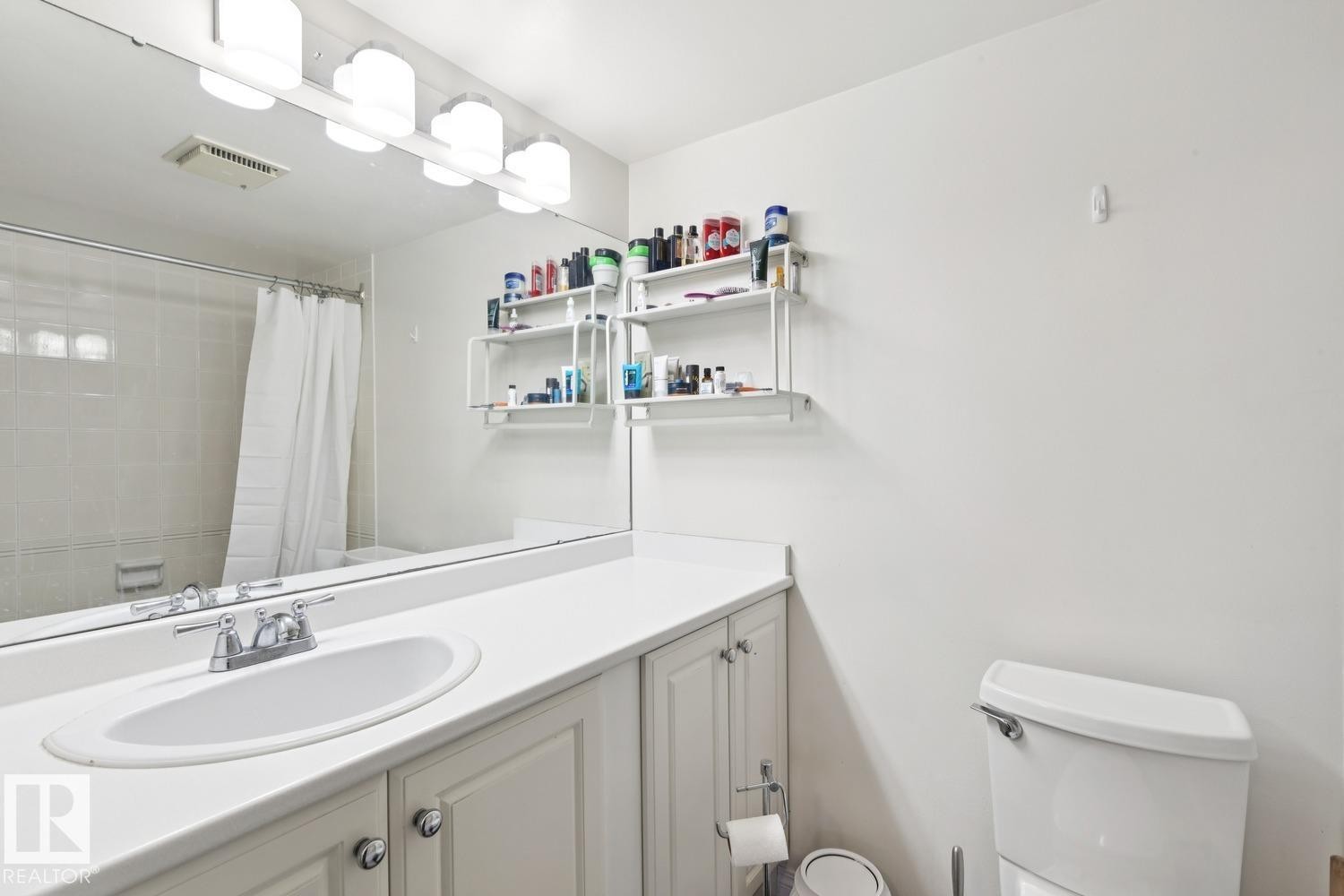 401 10545 Saskatchewan Drive, Edmonton, AB - Indoor Photo Showing Bathroom