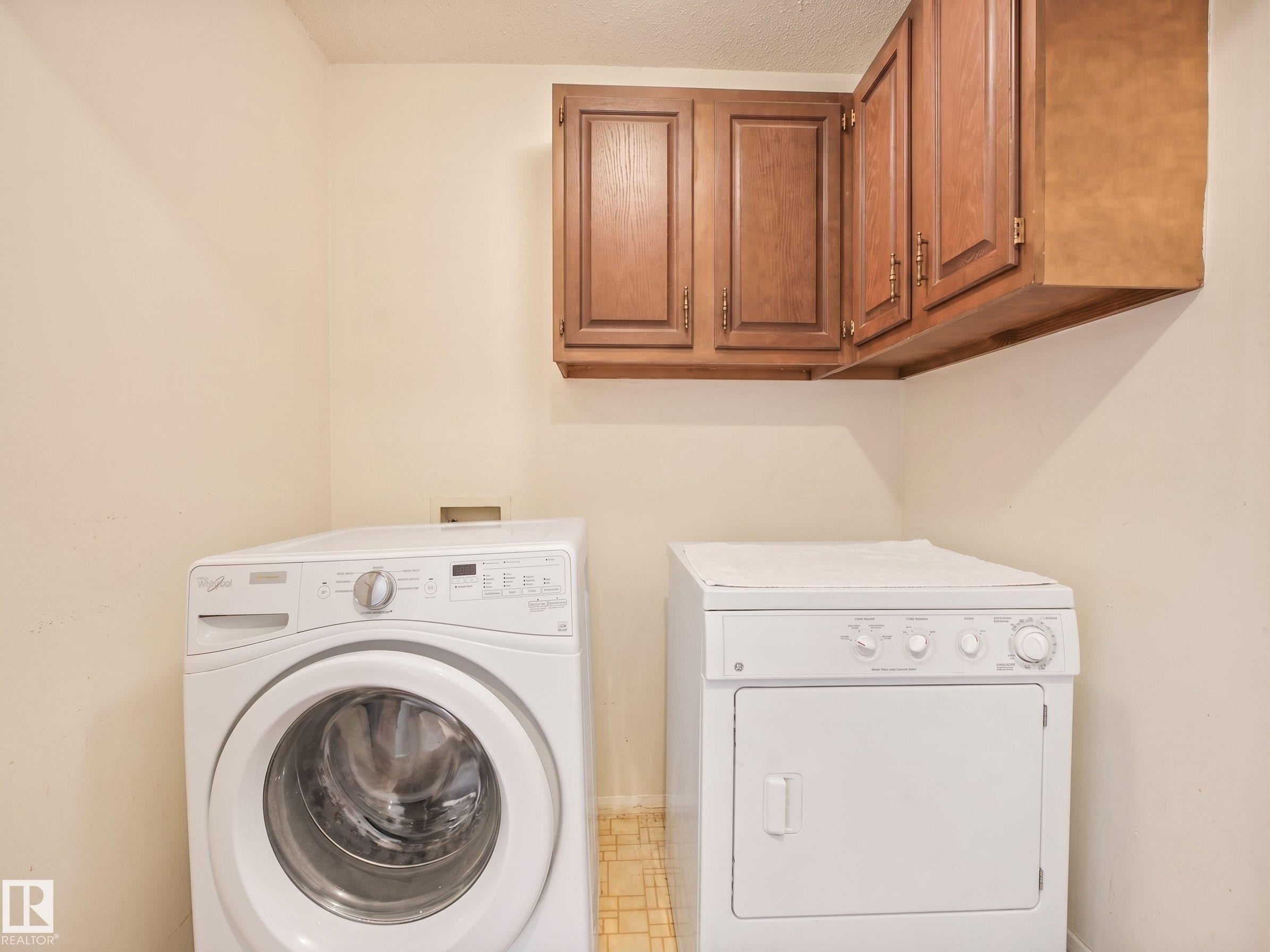 3219 85 Street Nw, Edmonton, AB - Indoor Photo Showing Laundry Room