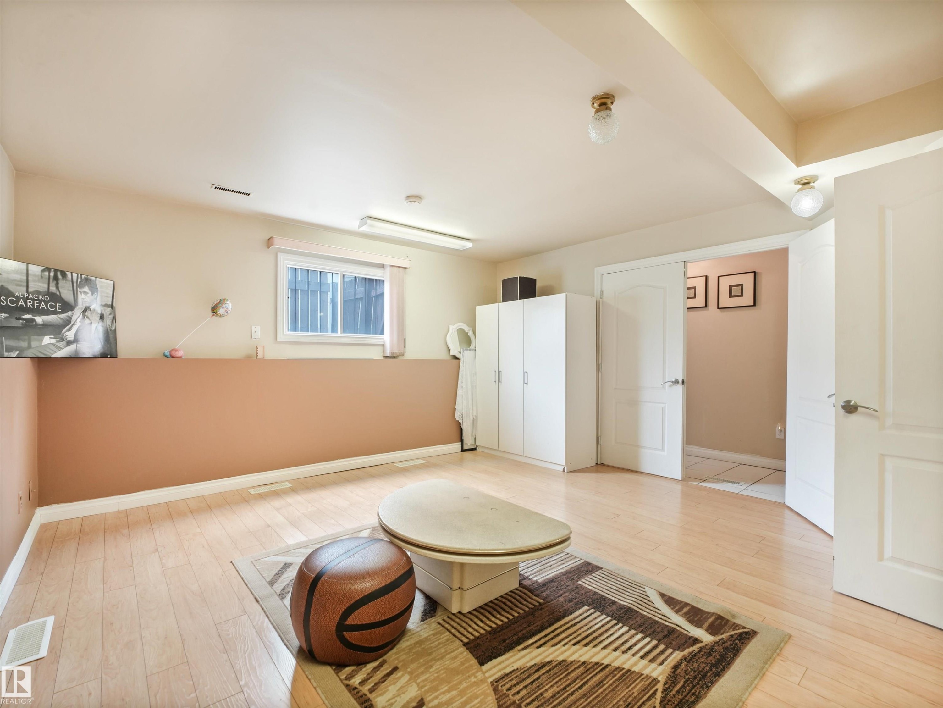 3219 85 Street Nw, Edmonton, AB - Indoor Photo Showing Other Room