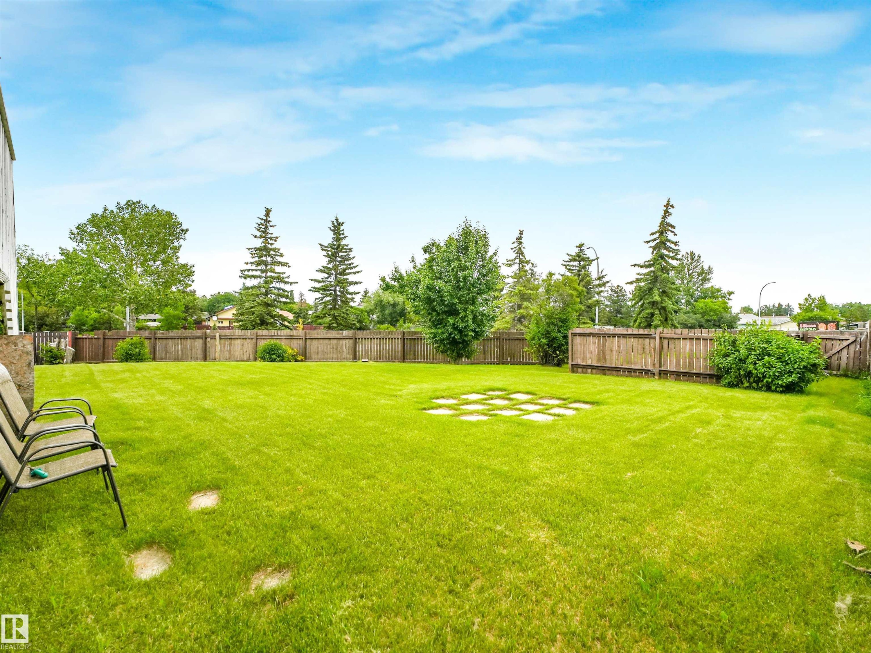 3219 85 Street Nw, Edmonton, AB - Outdoor With Backyard