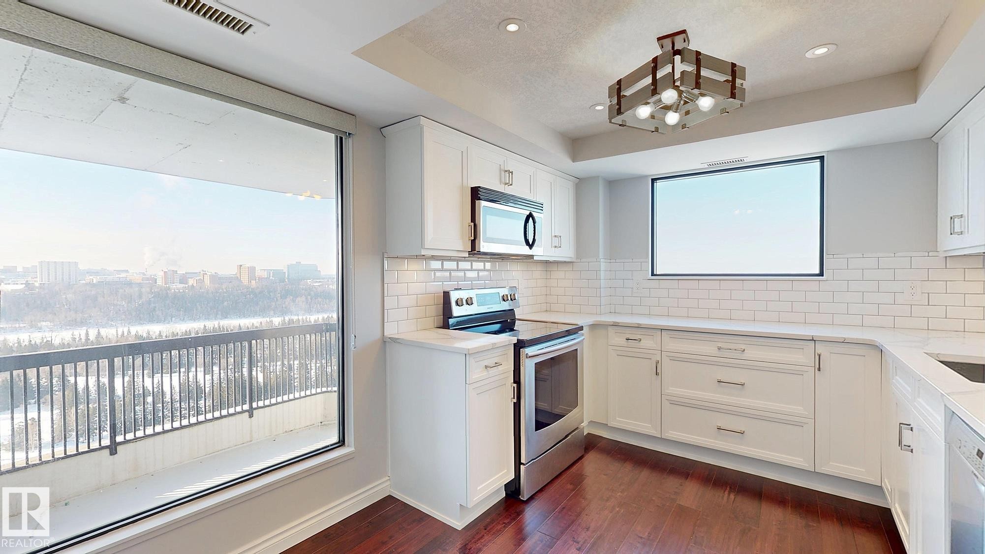 #1504 11503 100 Av Nw, Edmonton, AB