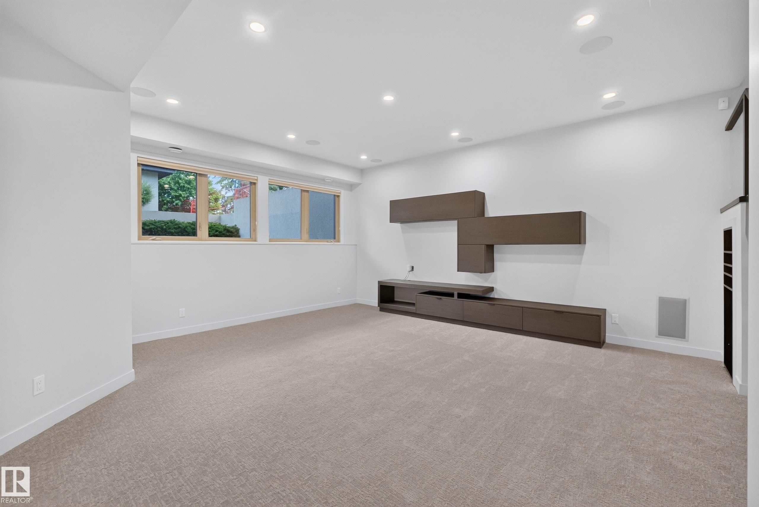 9415 144 Street Nw, Edmonton, AB