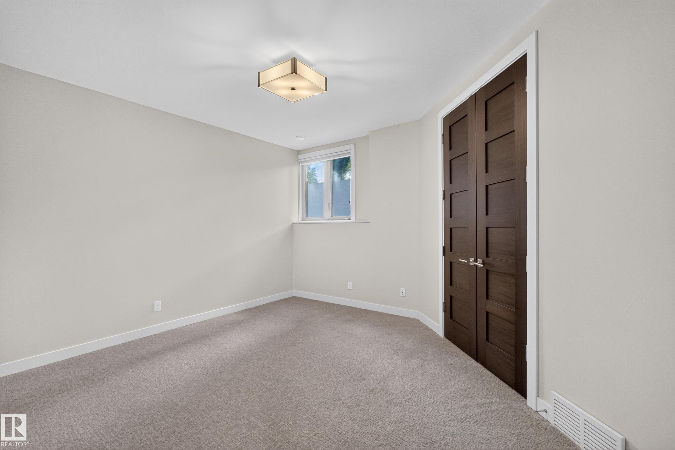 9415 144 Street Nw, Edmonton, AB