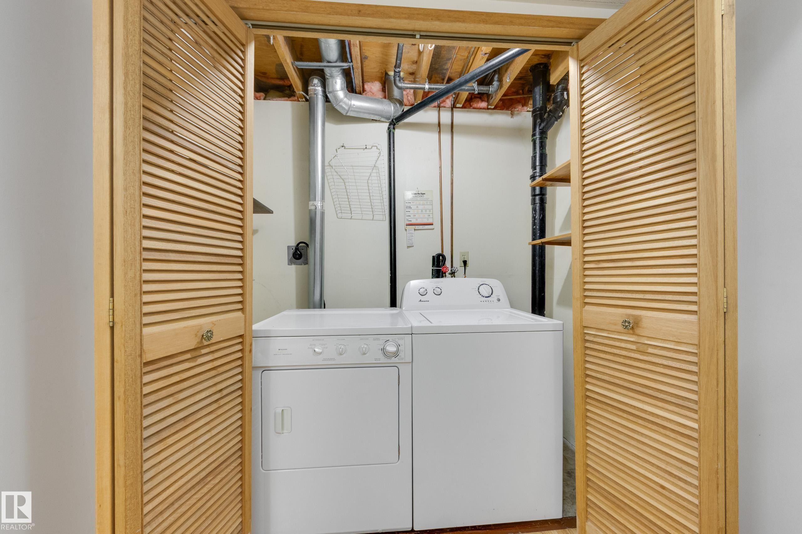 5441 Hill View Crescent Nw, Edmonton, AB - Indoor Photo Showing Laundry Room