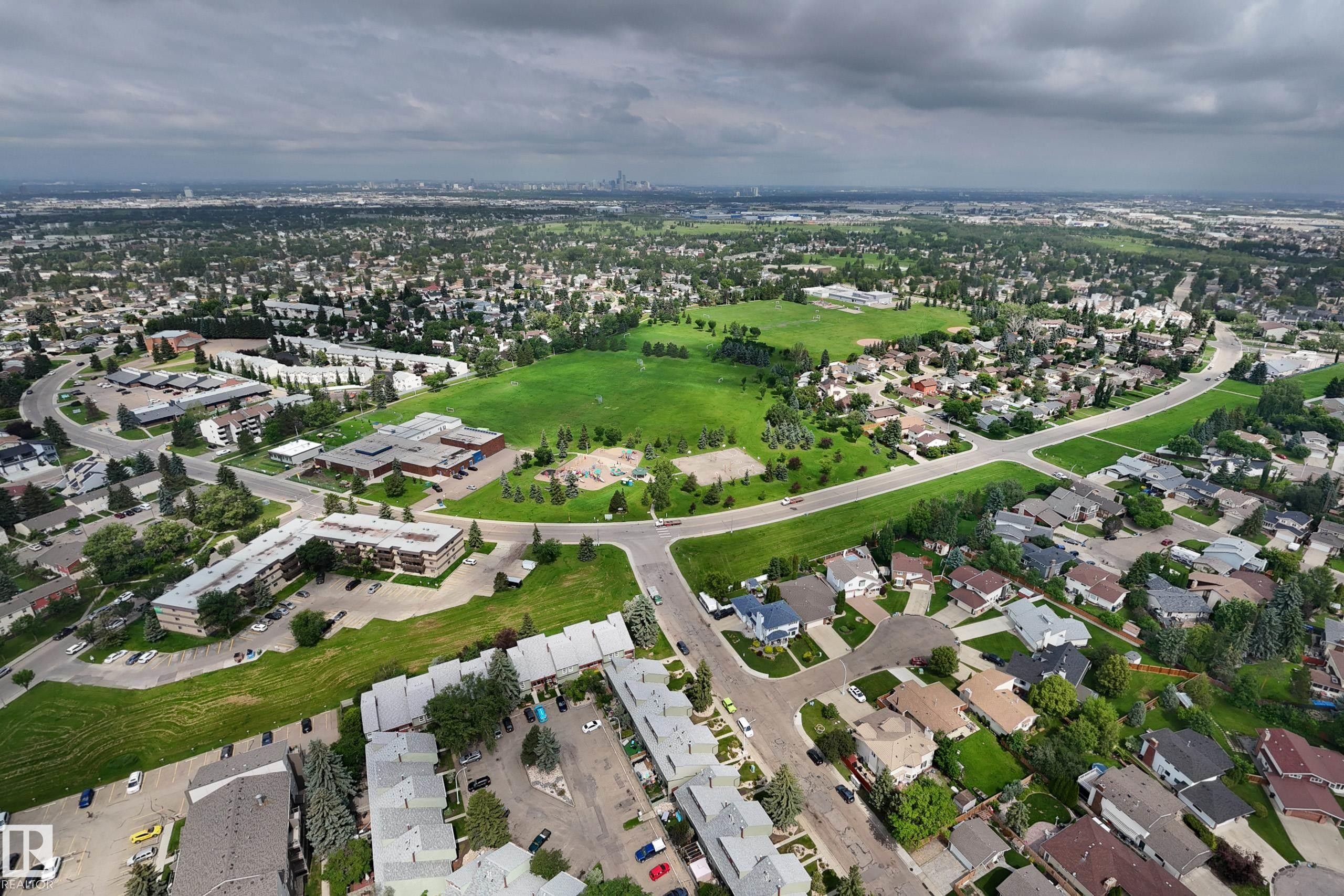 5441 Hill View Crescent Nw, Edmonton, AB - Outdoor With View