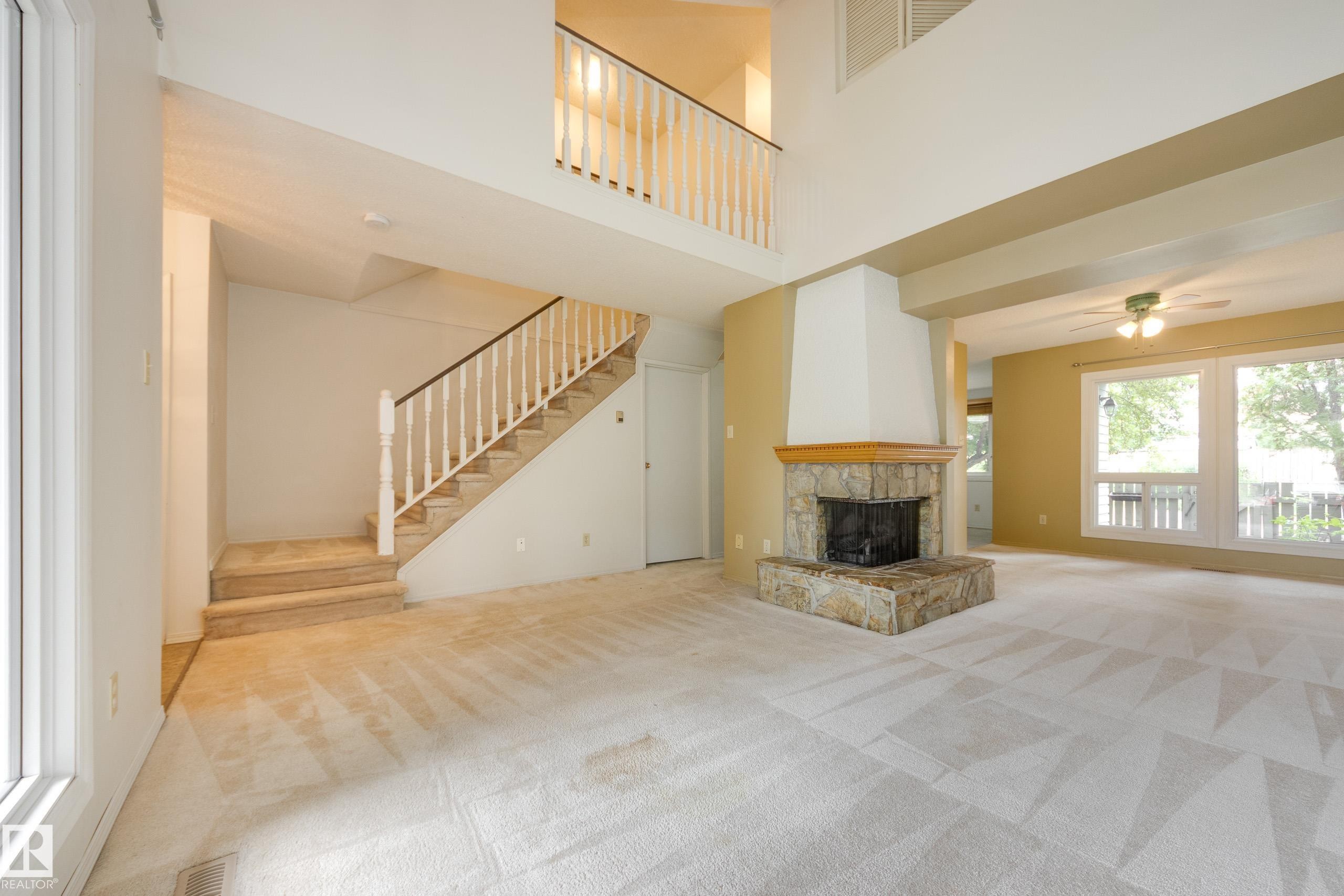 5441 Hill View Crescent Nw, Edmonton, AB - Indoor With Fireplace