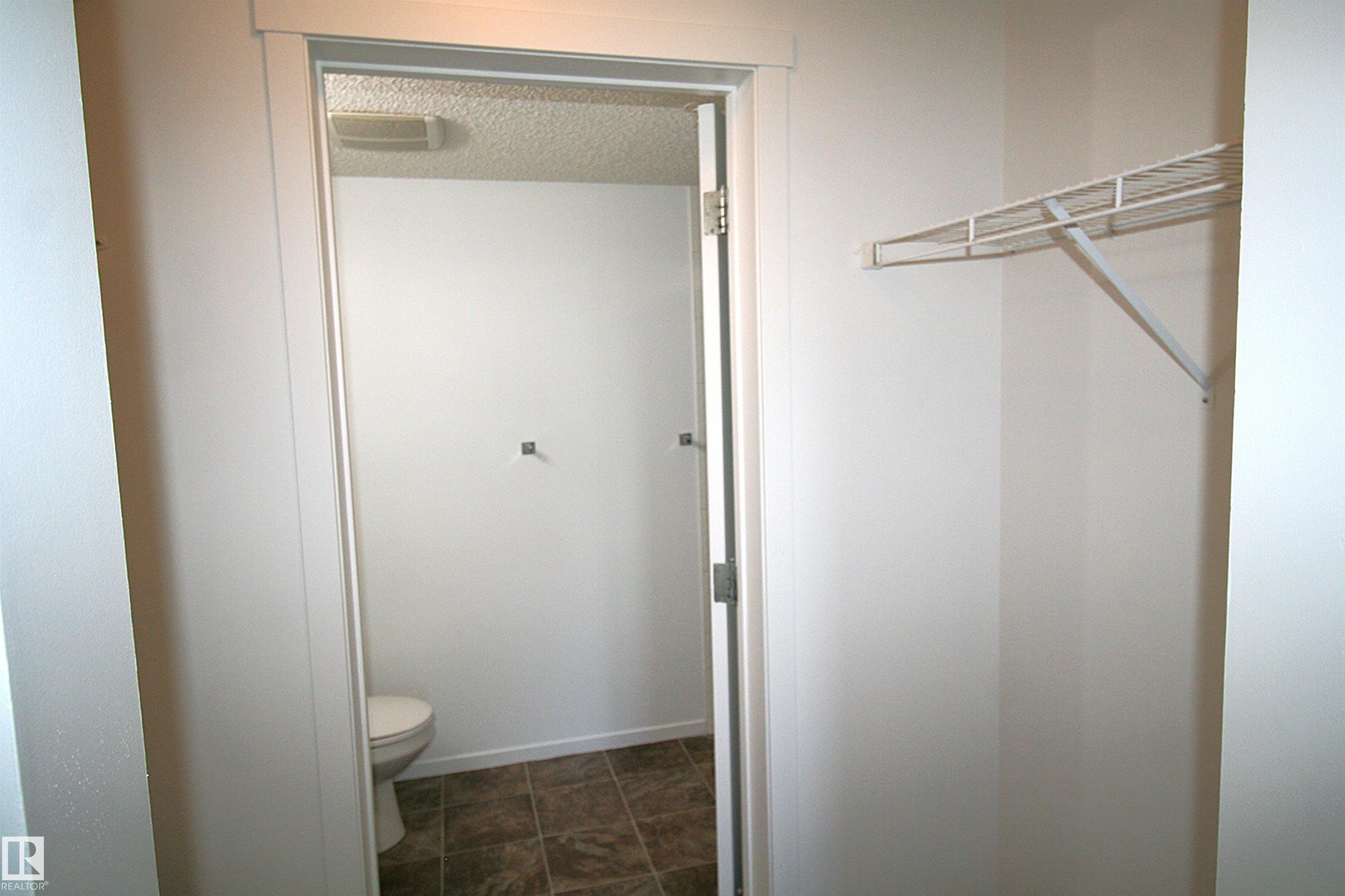 #316 5810 Mullen Pl Nw, Edmonton, AB - Indoor Photo Showing Bathroom