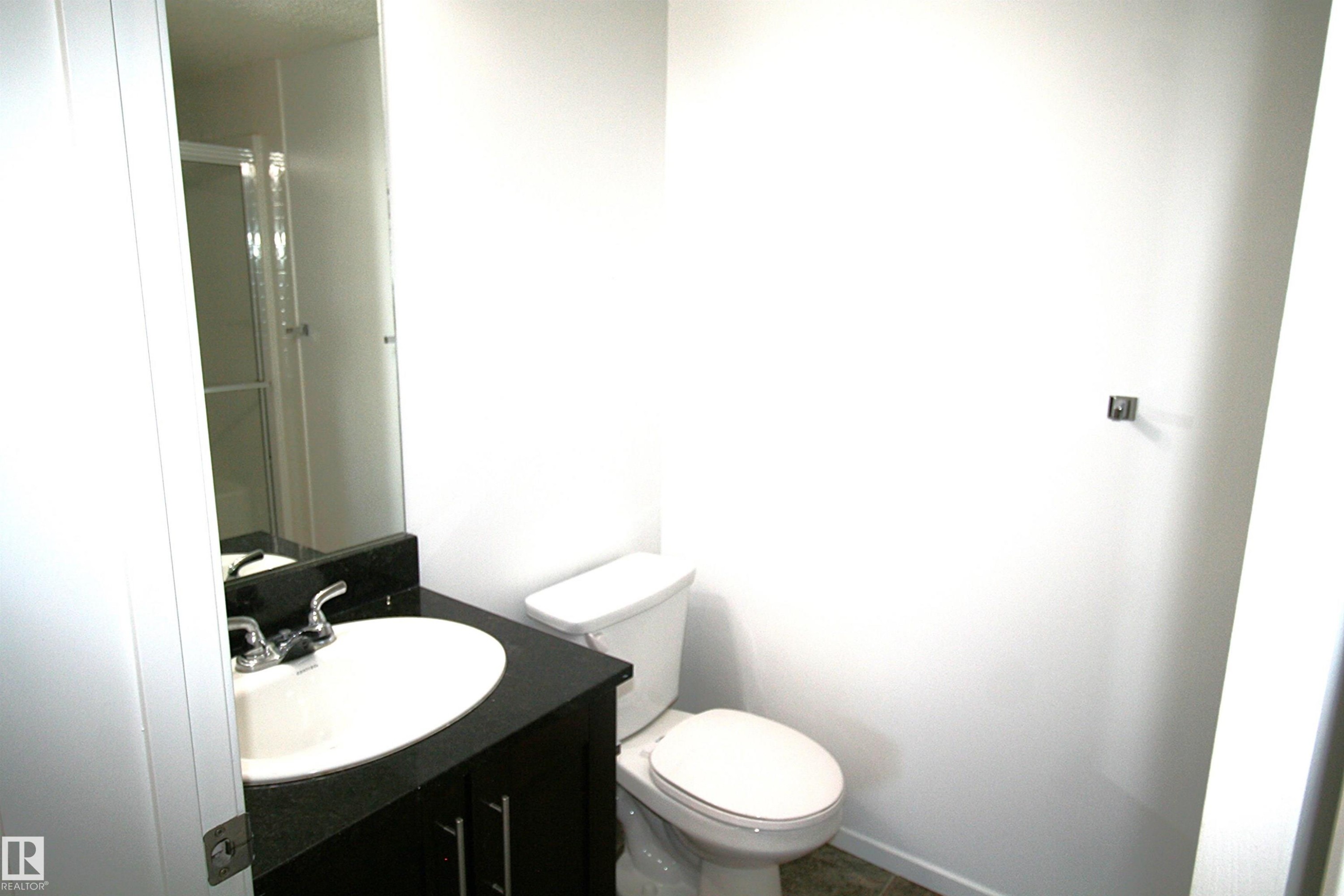 #316 5810 Mullen Pl Nw, Edmonton, AB - Indoor Photo Showing Bathroom