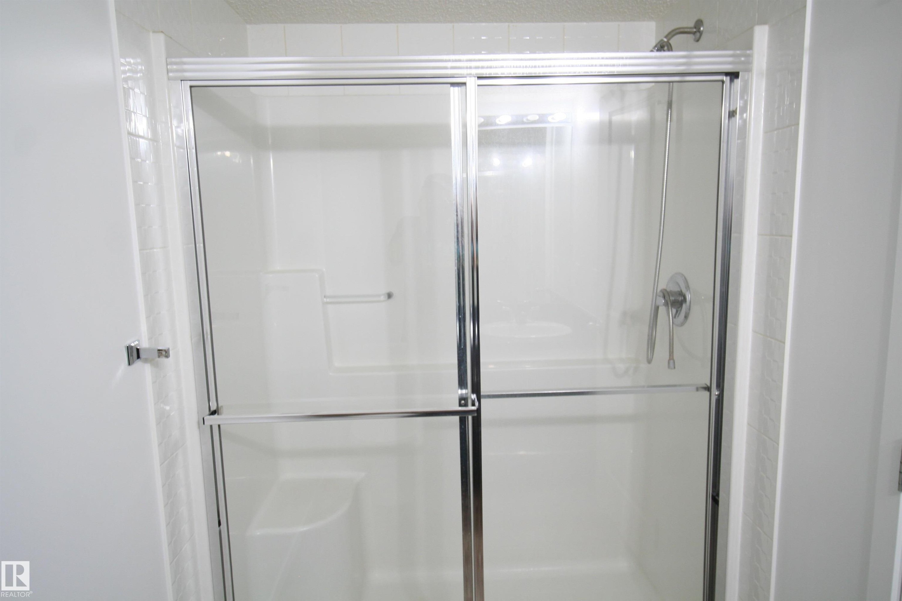 #316 5810 Mullen Pl Nw, Edmonton, AB - Indoor Photo Showing Bathroom