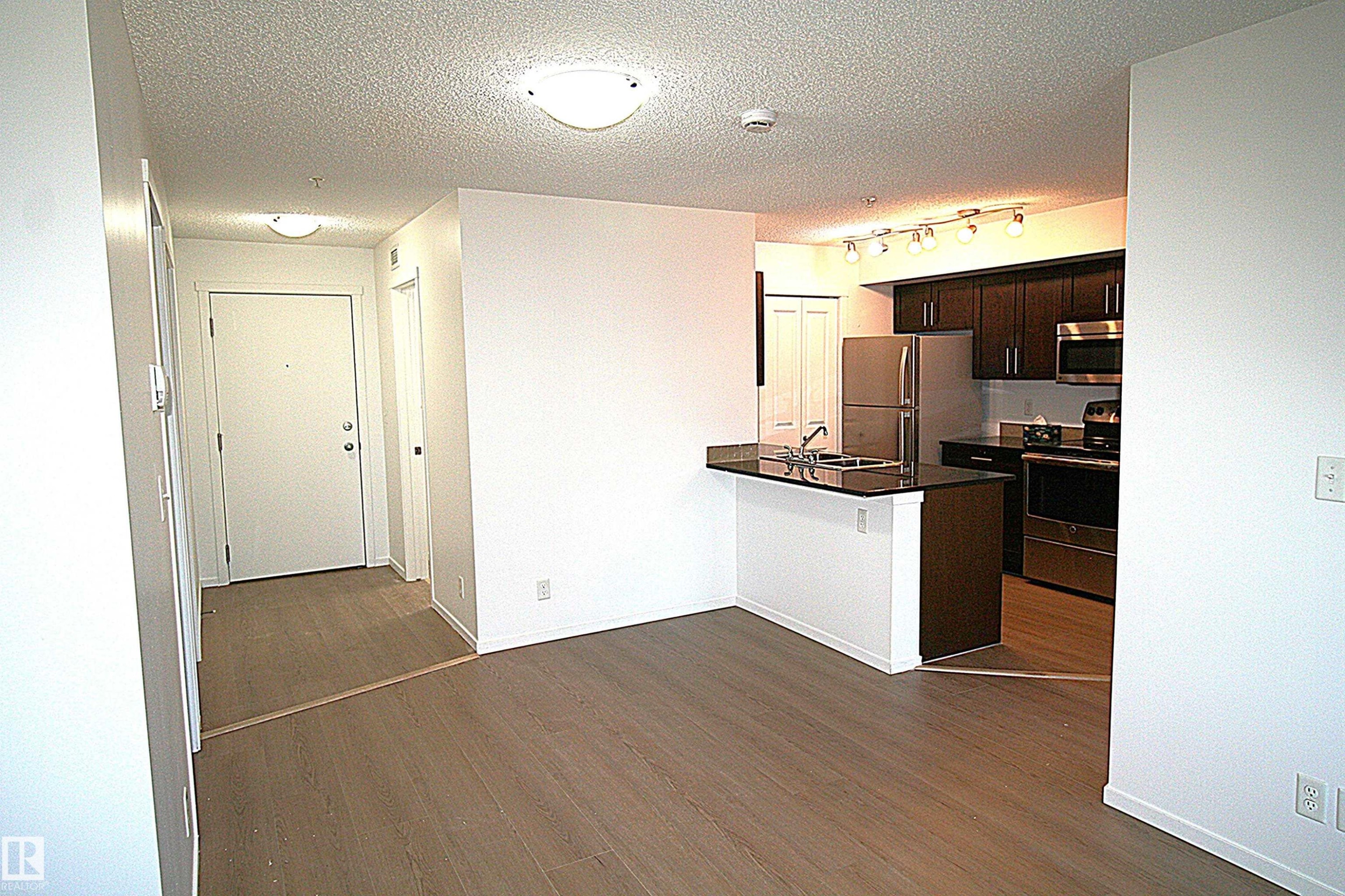 #316 5810 Mullen Pl Nw, Edmonton, AB - Indoor Photo Showing Kitchen