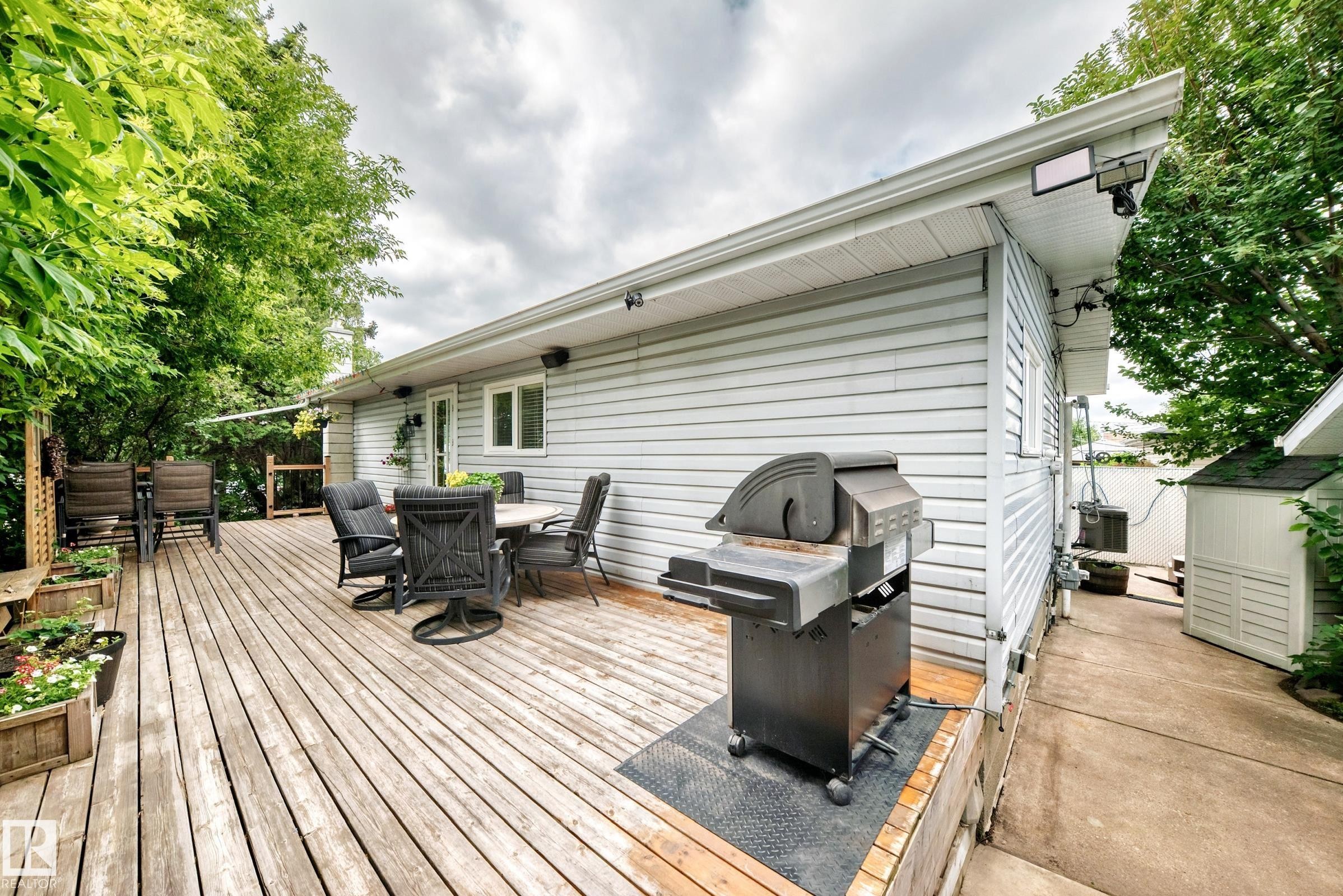 7916 130 Avenue Nw, Edmonton, AB - Outdoor With Deck Patio Veranda With Exterior