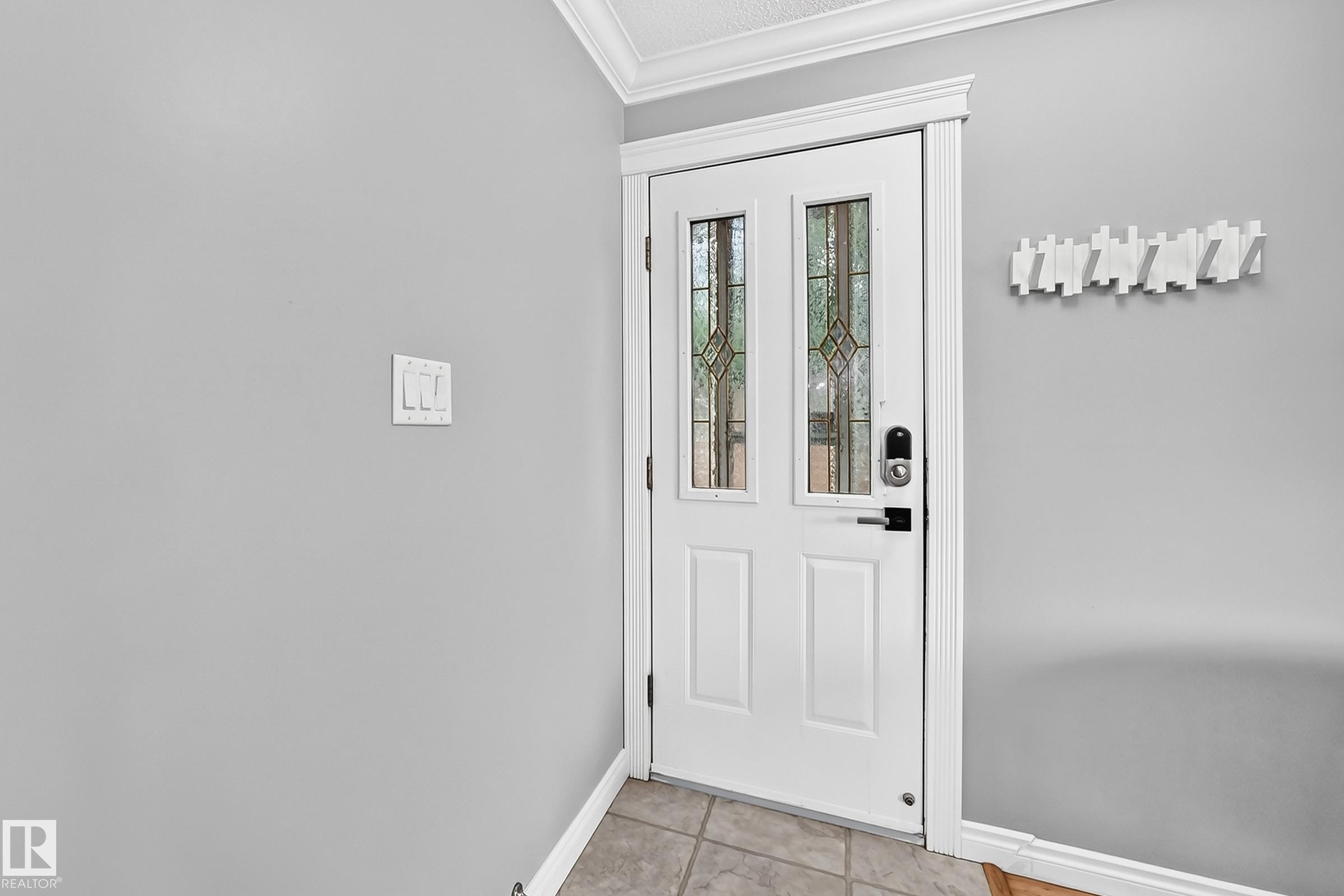 7916 130 Avenue Nw, Edmonton, AB - Indoor Photo Showing Other Room