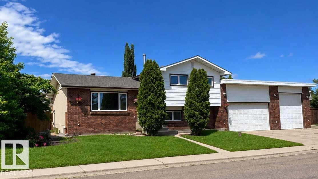 7312 137 Avenue Nw, Edmonton, AB - Outdoor With Facade