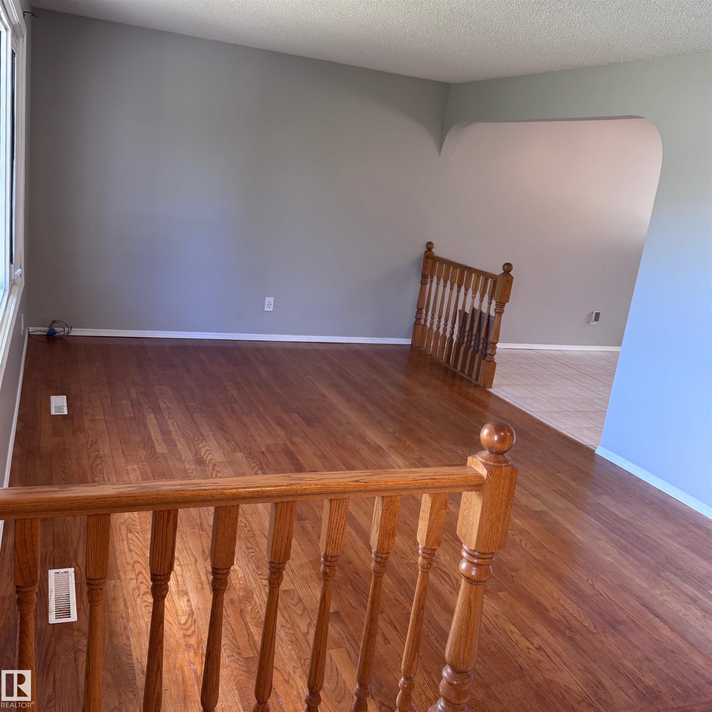 7312 137 Avenue Nw, Edmonton, AB - Indoor Photo Showing Other Room