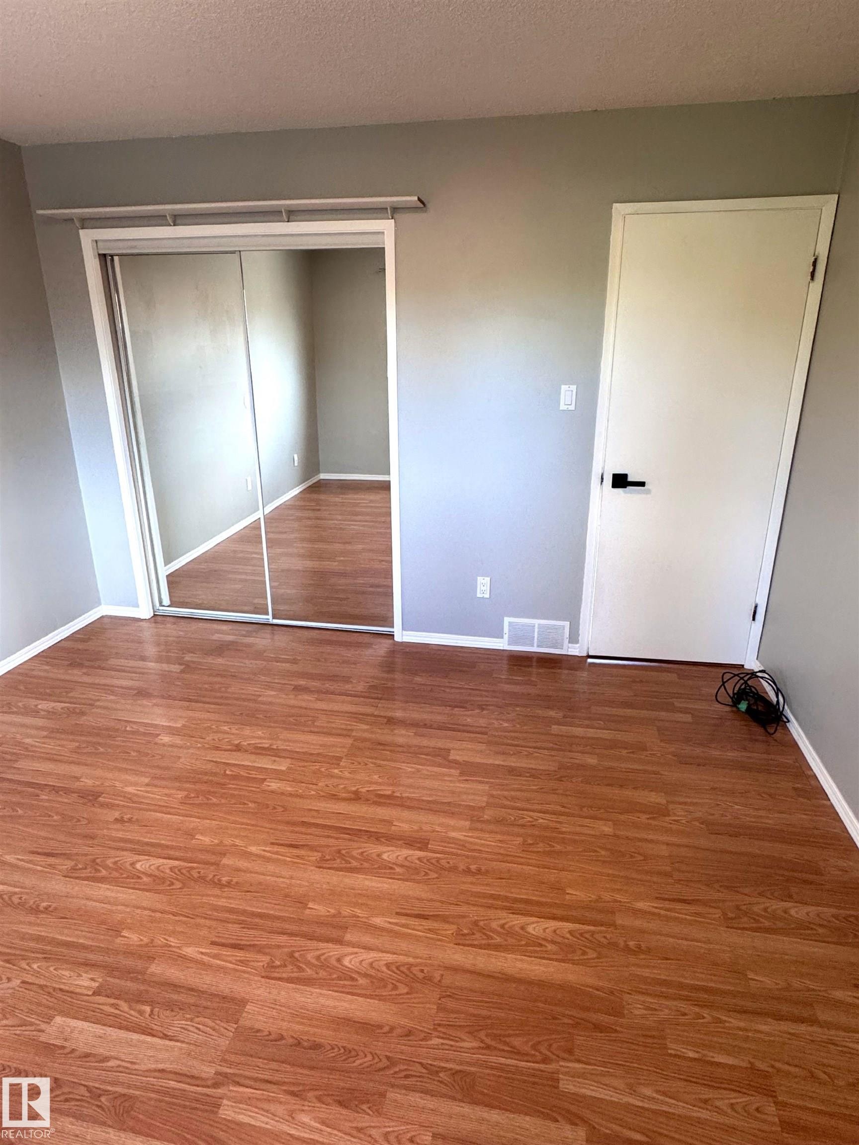 7312 137 Avenue Nw, Edmonton, AB - Indoor Photo Showing Other Room