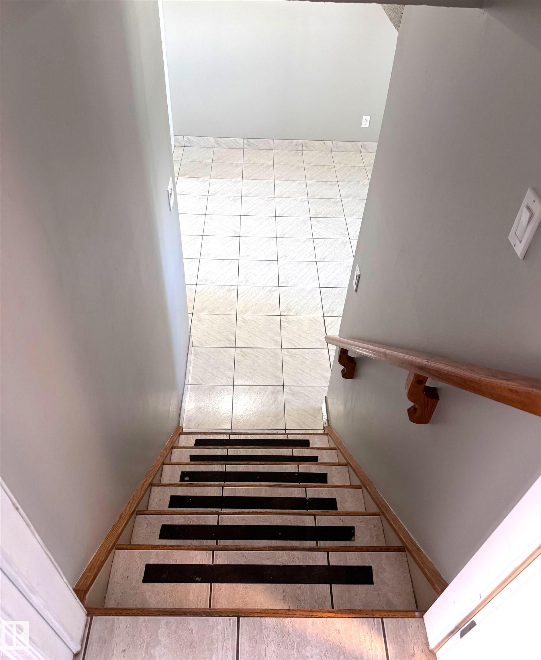7312 137 Avenue Nw, Edmonton, AB - Indoor Photo Showing Other Room