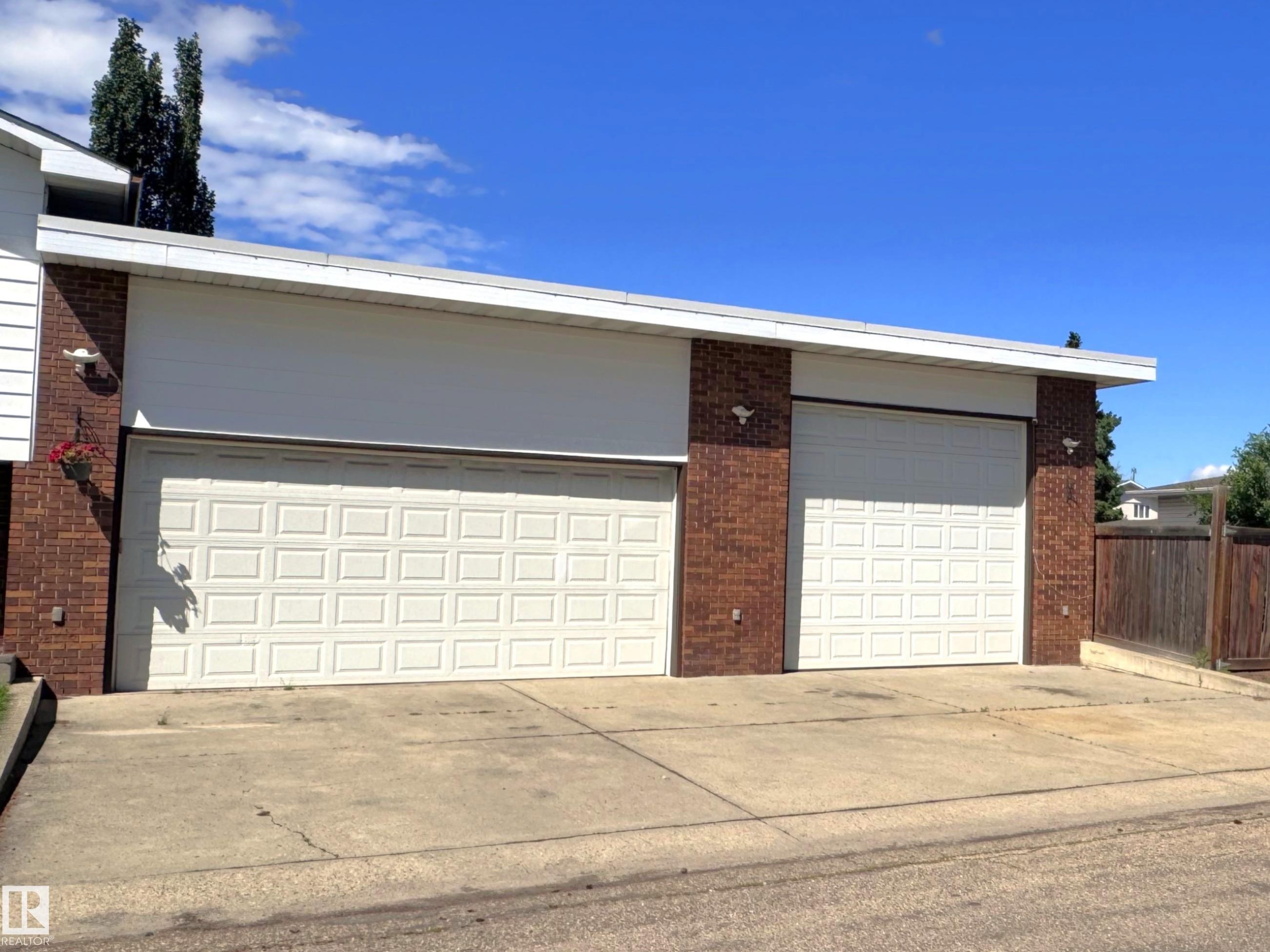 7312 137 Avenue Nw, Edmonton, AB - Outdoor With Exterior