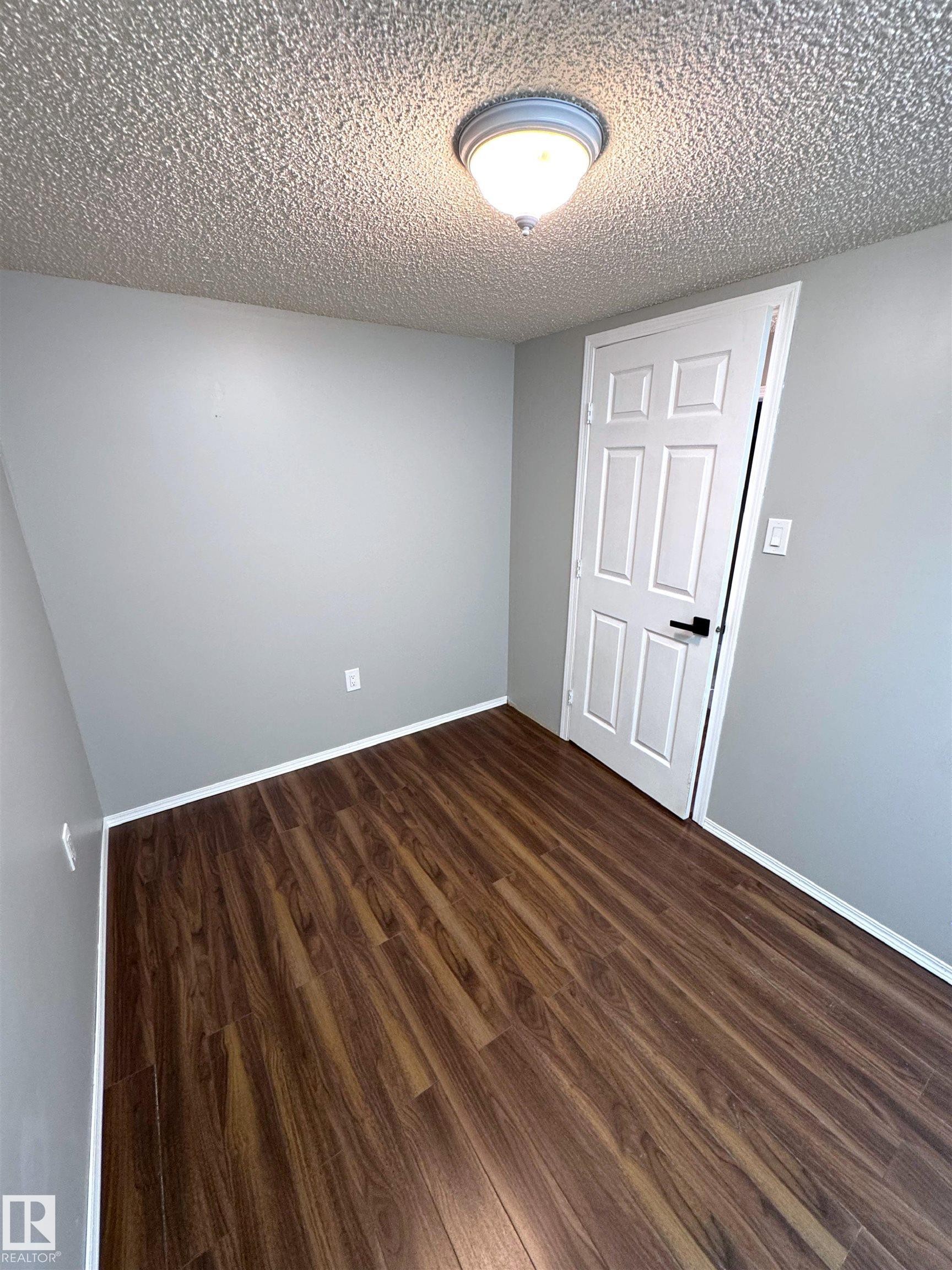 7312 137 Avenue Nw, Edmonton, AB - Indoor Photo Showing Other Room