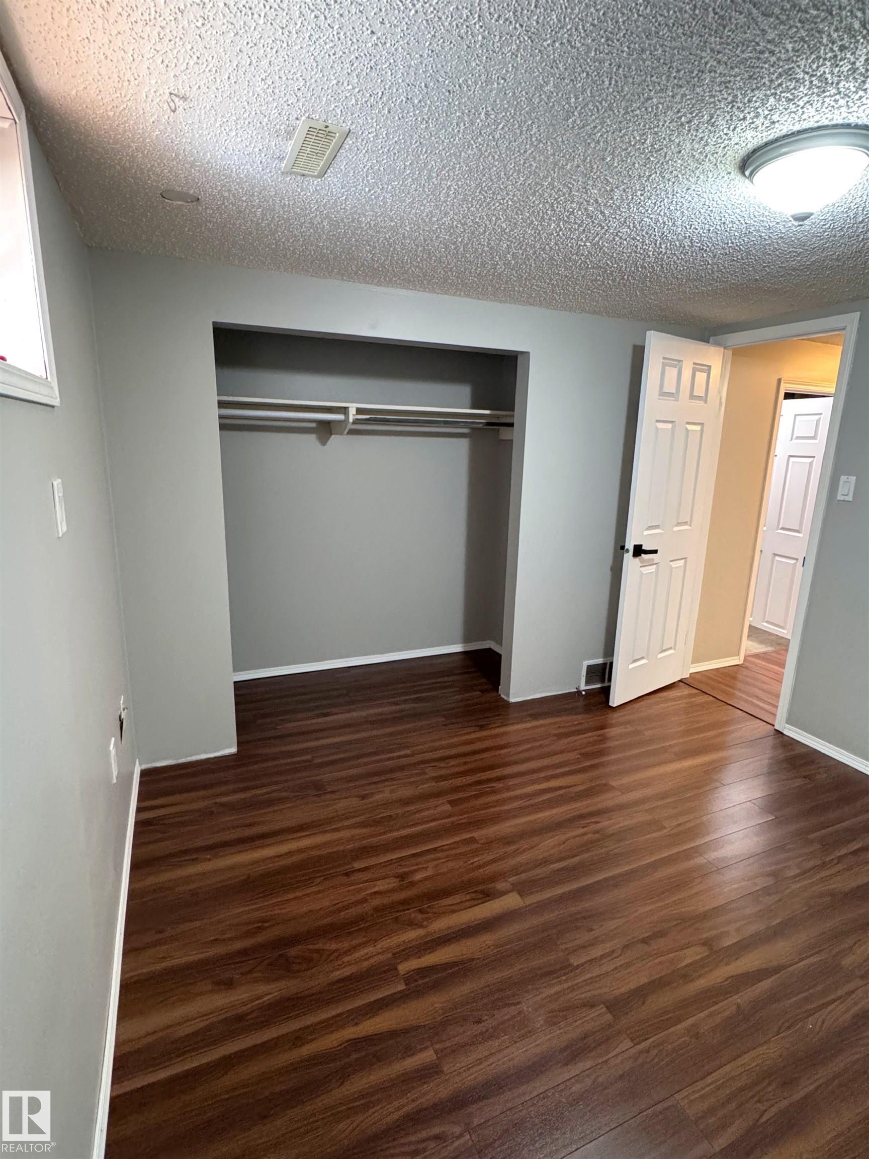 7312 137 Avenue Nw, Edmonton, AB - Indoor Photo Showing Other Room